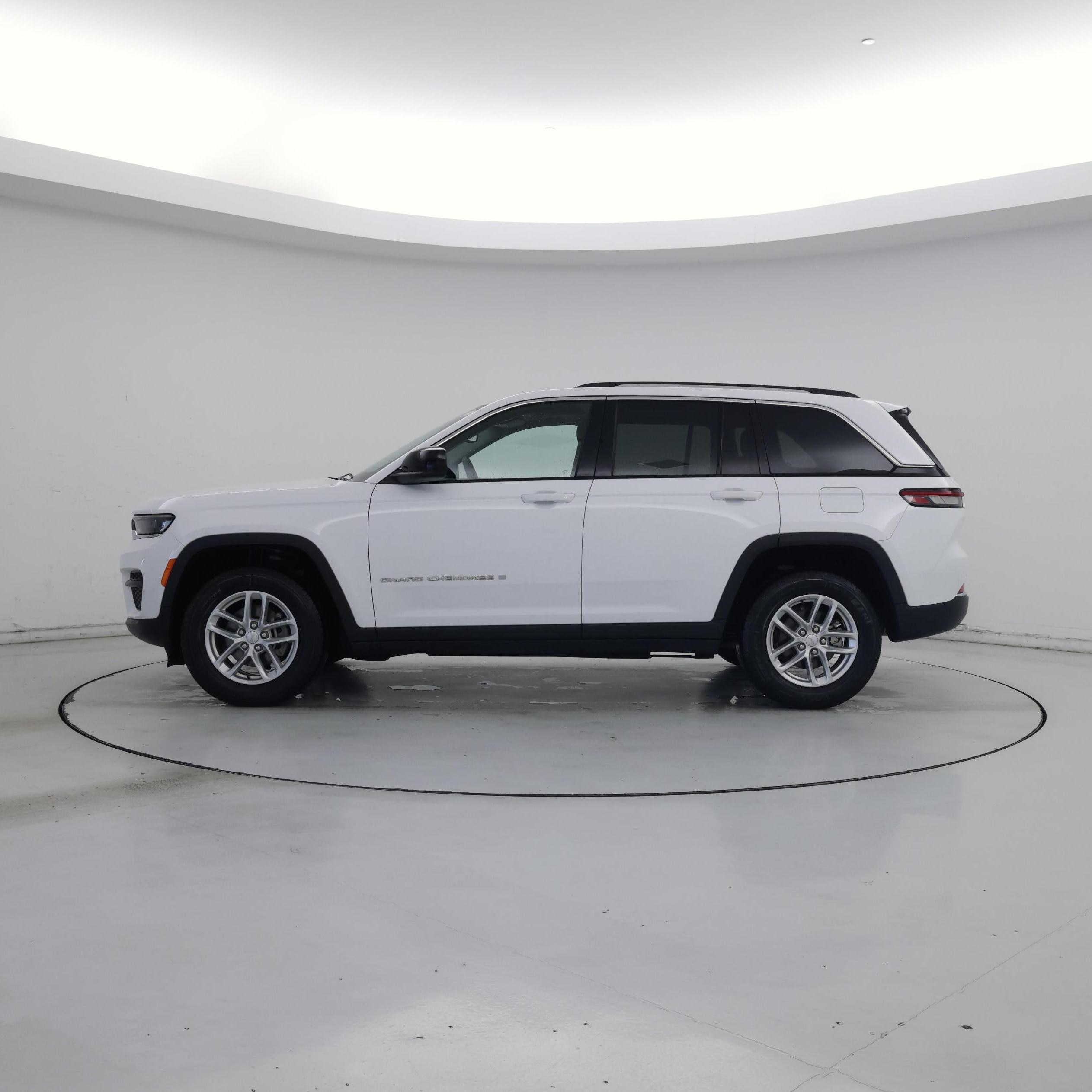 Thumbnail: 2023 Jeep Grand Cherokee - 3