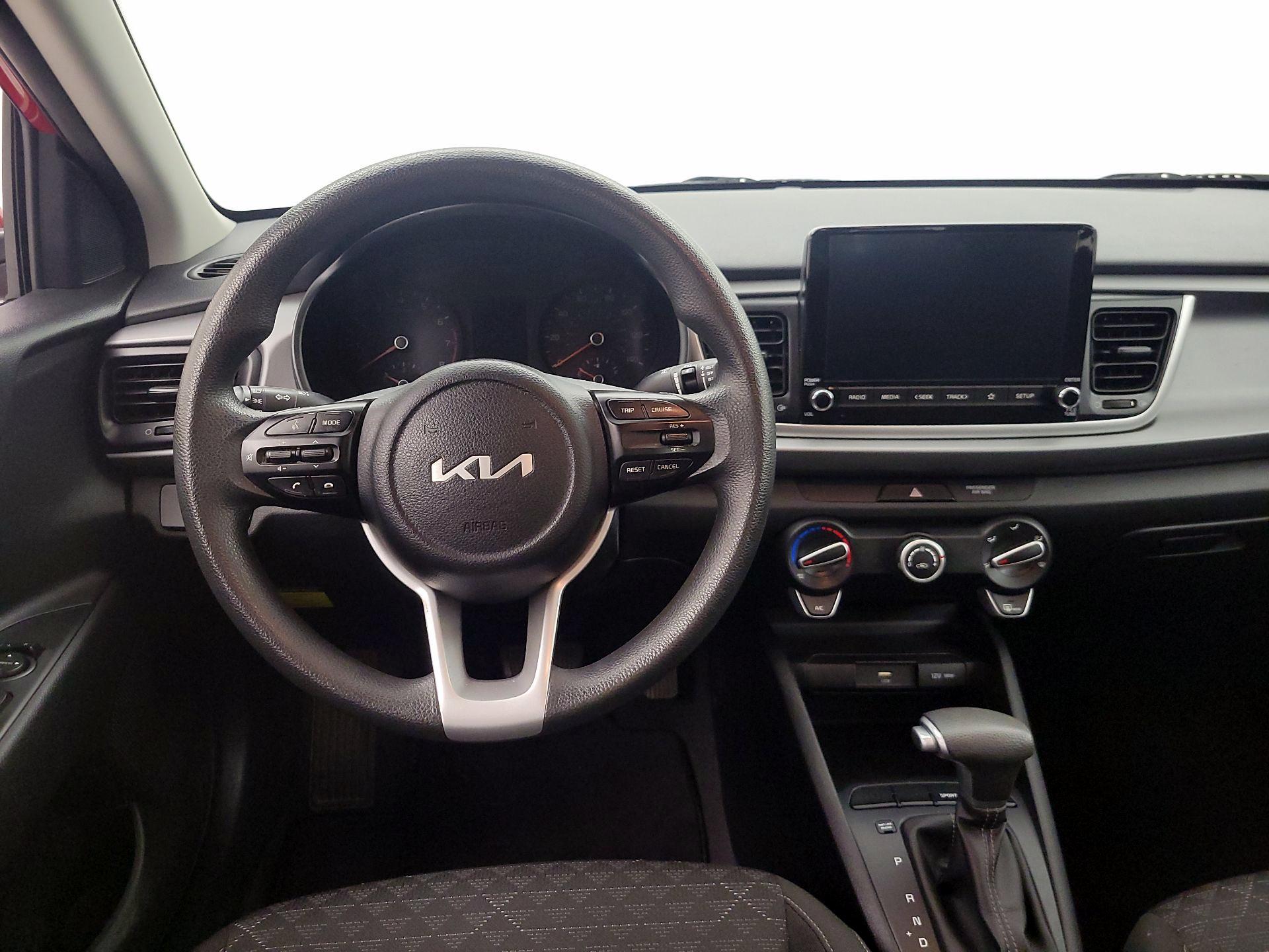 Thumbnail: 2022 Kia Rio - 10