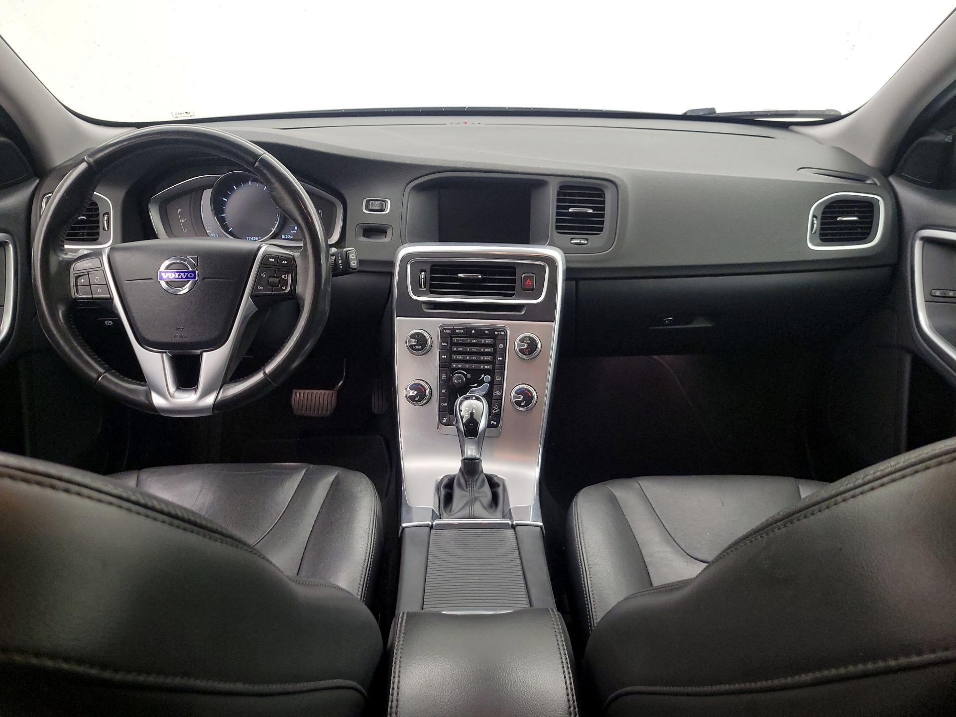 Thumbnail: 2018 Volvo V60 - 9