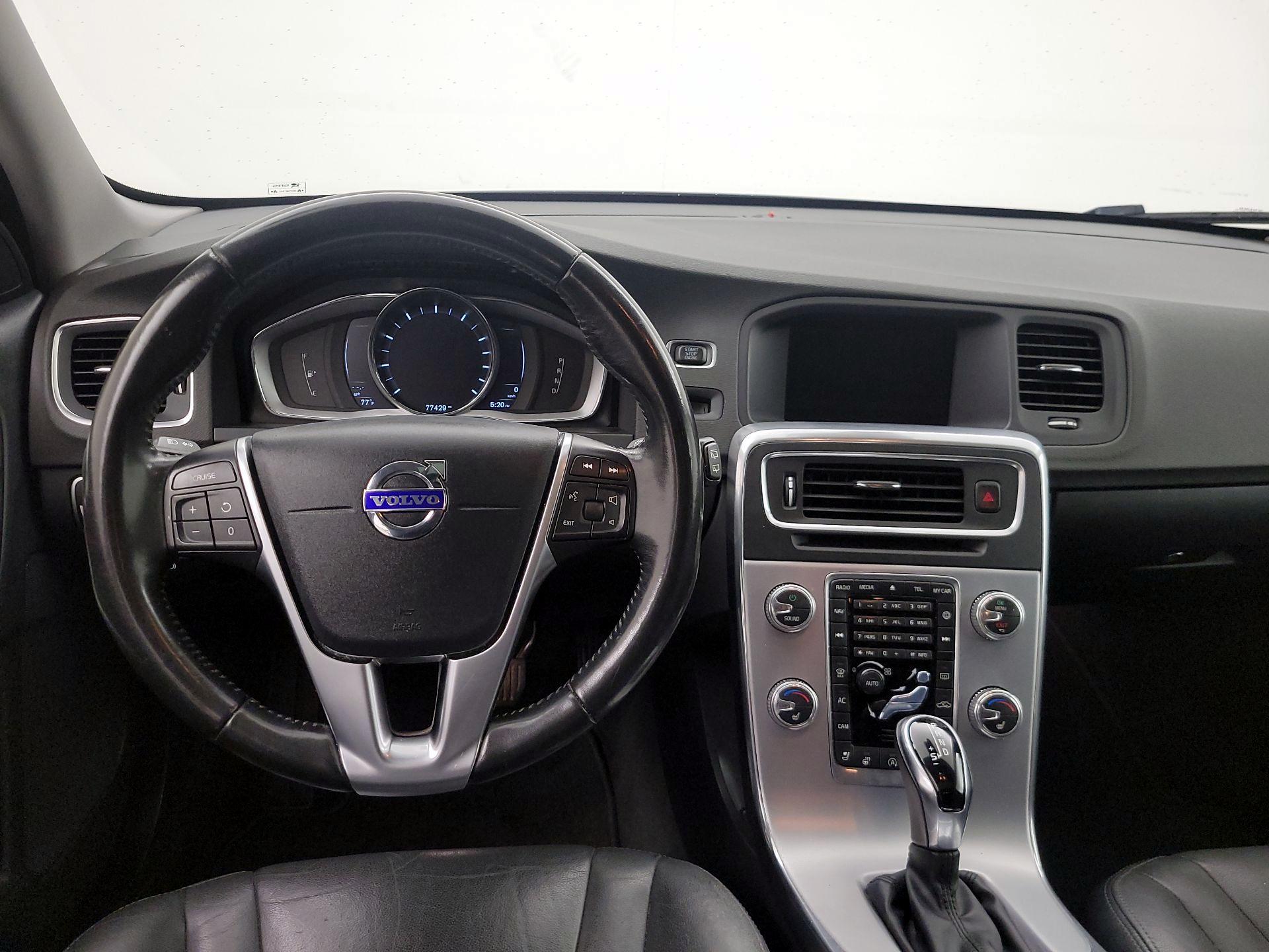 Thumbnail: 2018 Volvo V60 - 10