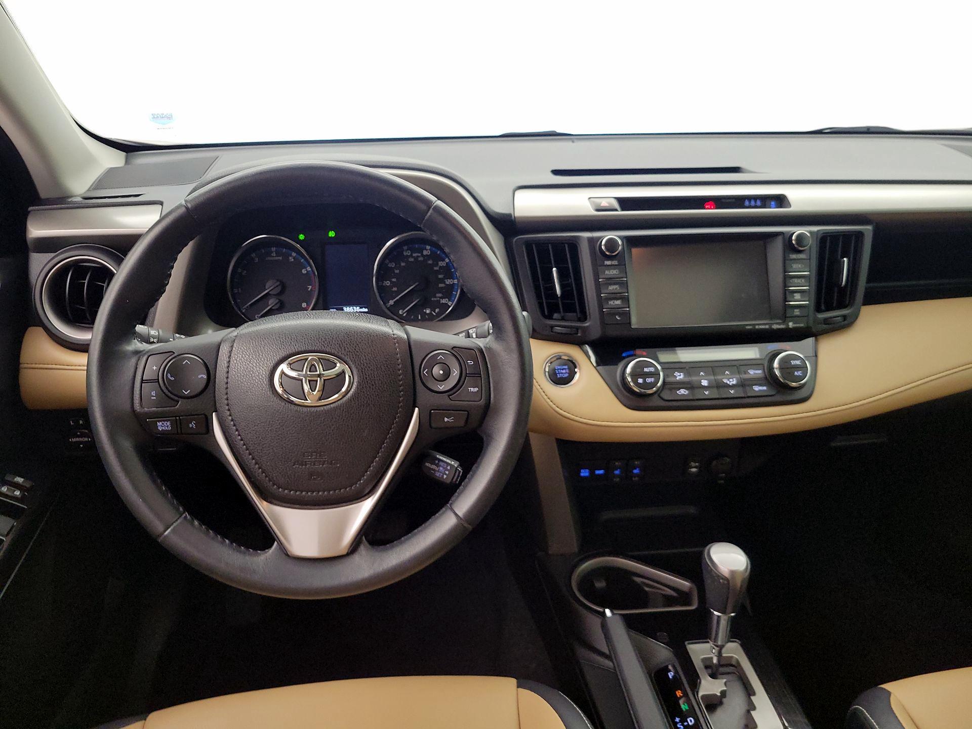Thumbnail: 2018 Toyota RAV4 - 10