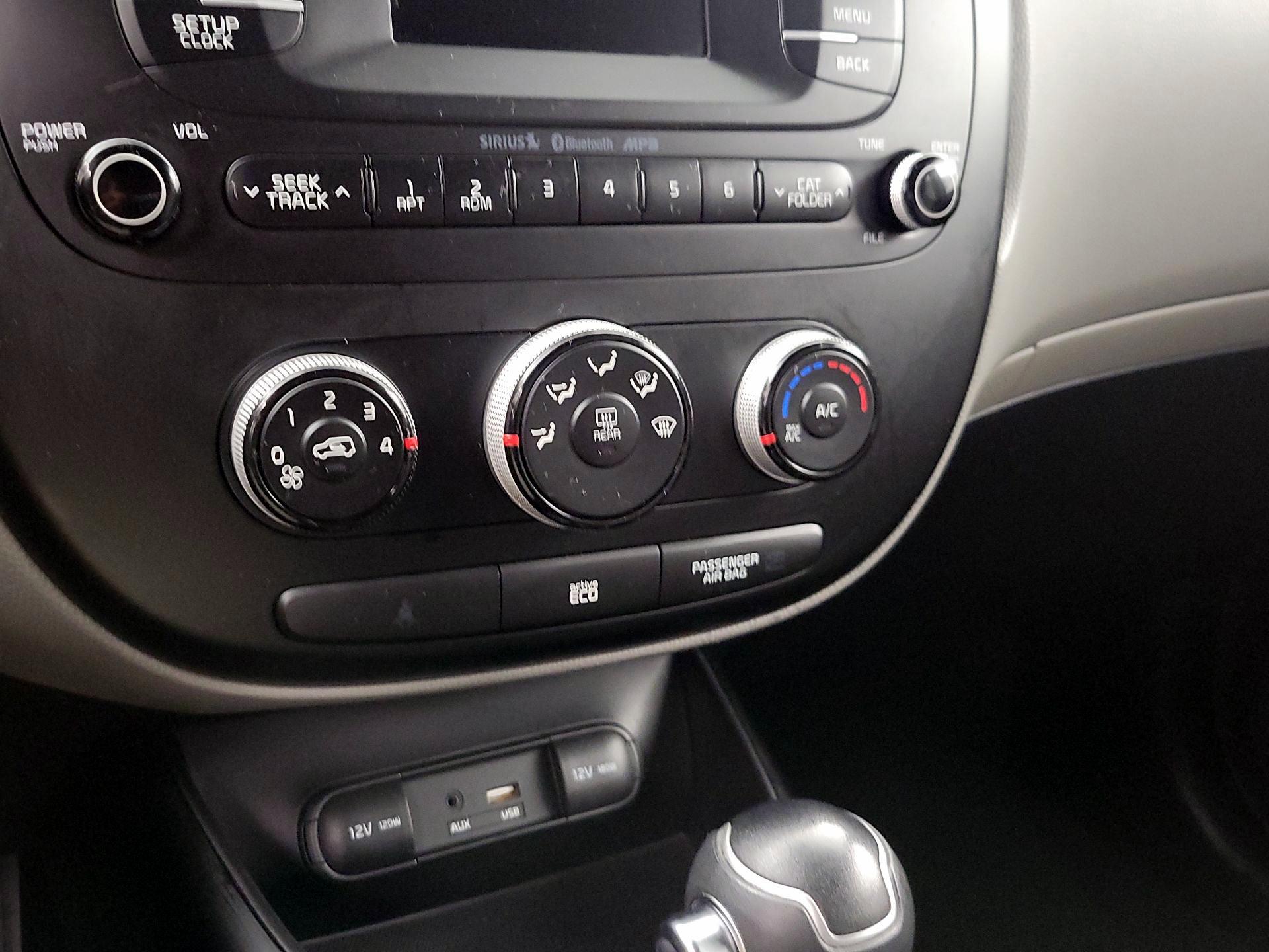 Thumbnail: 2015 Kia Soul - 15