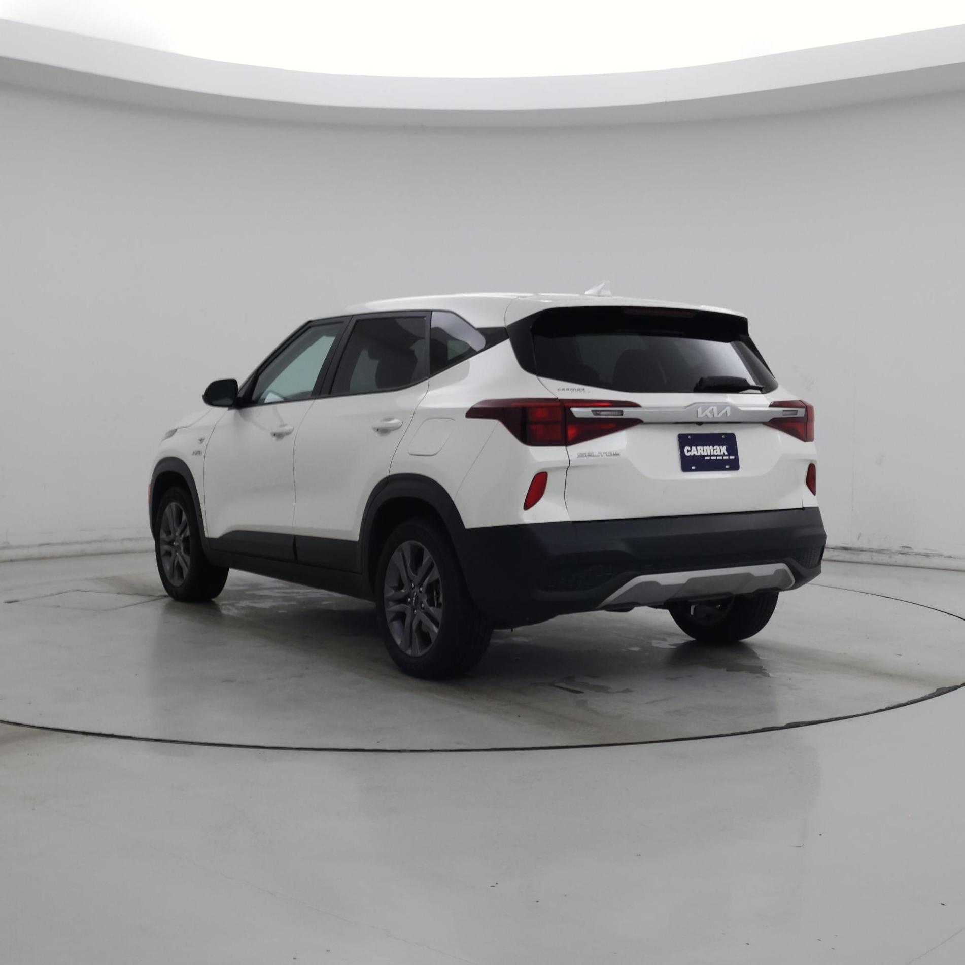 Thumbnail: 2023 Kia Seltos - 2