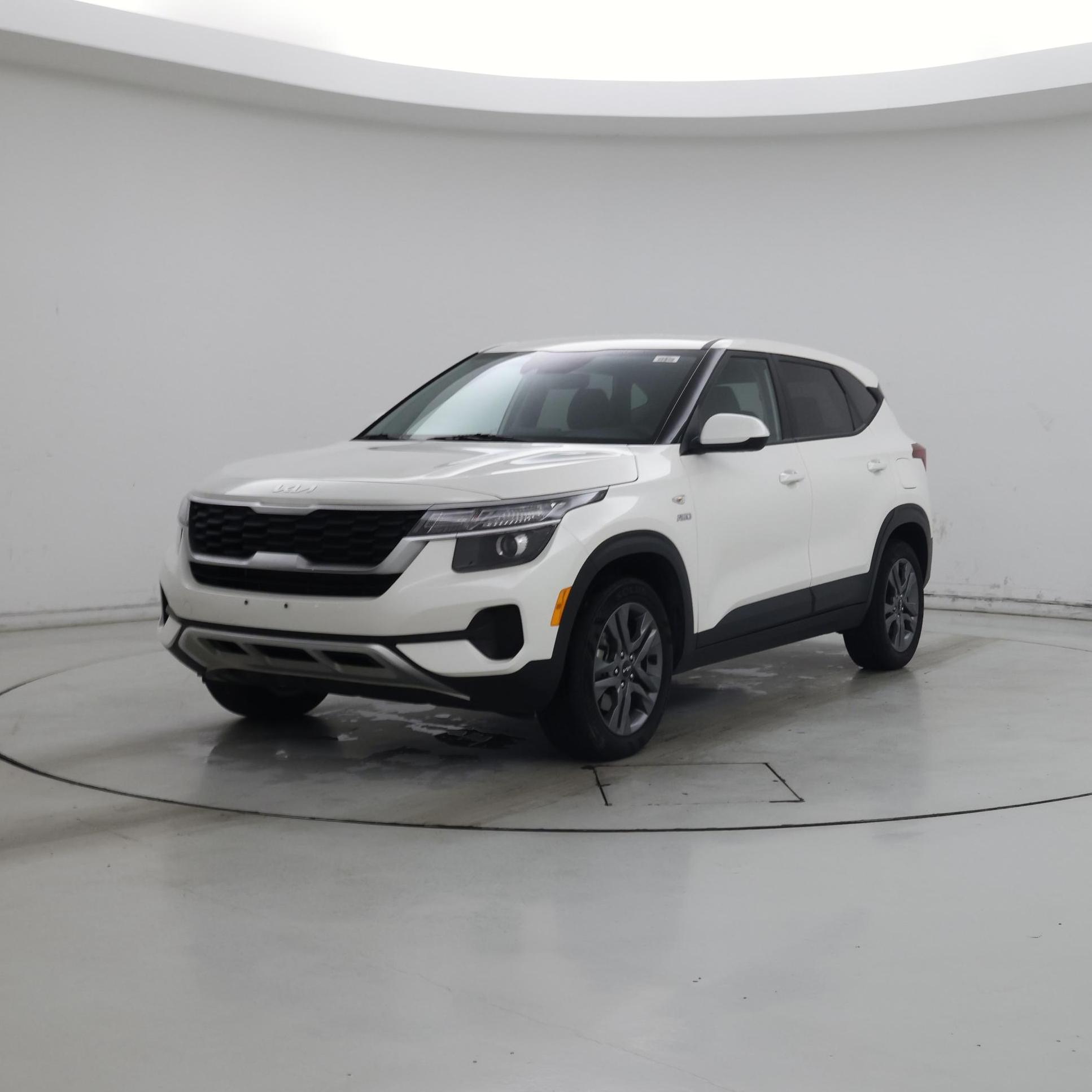 Thumbnail: 2023 Kia Seltos - 4