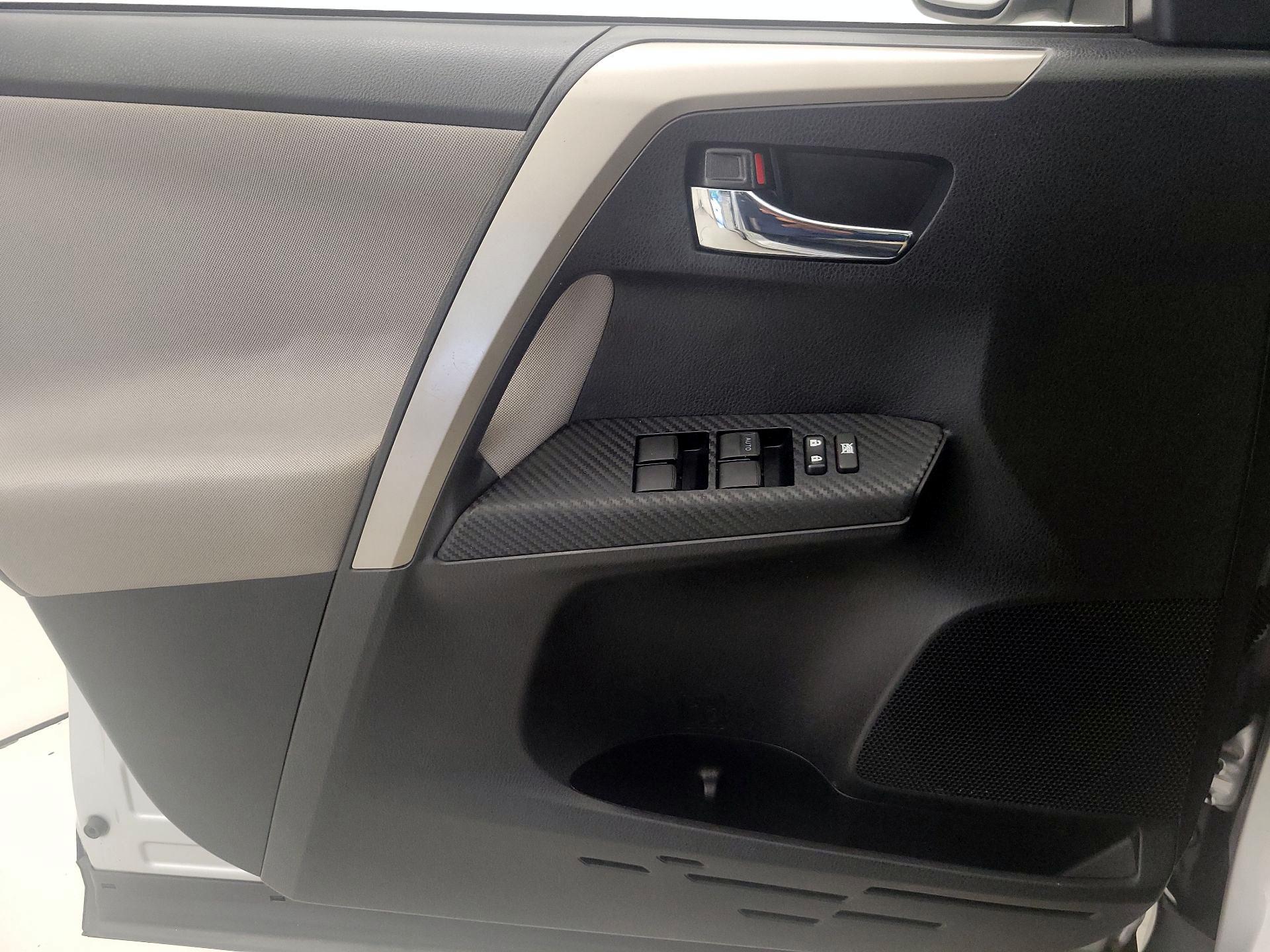 Thumbnail: 2015 Toyota RAV4 - 12