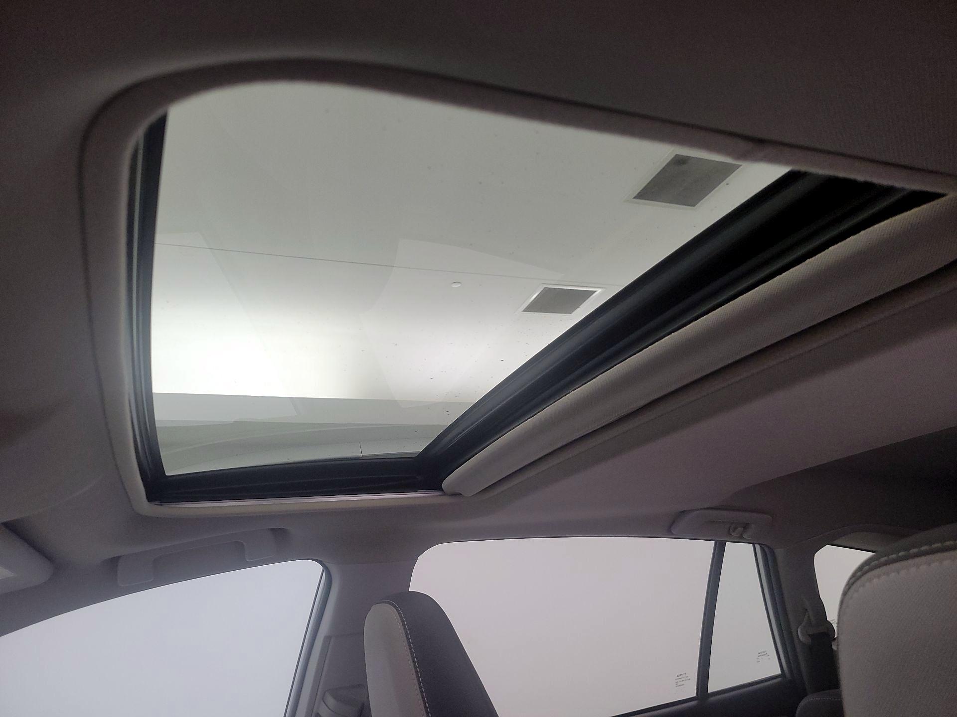 Thumbnail: 2015 Toyota RAV4 - 20