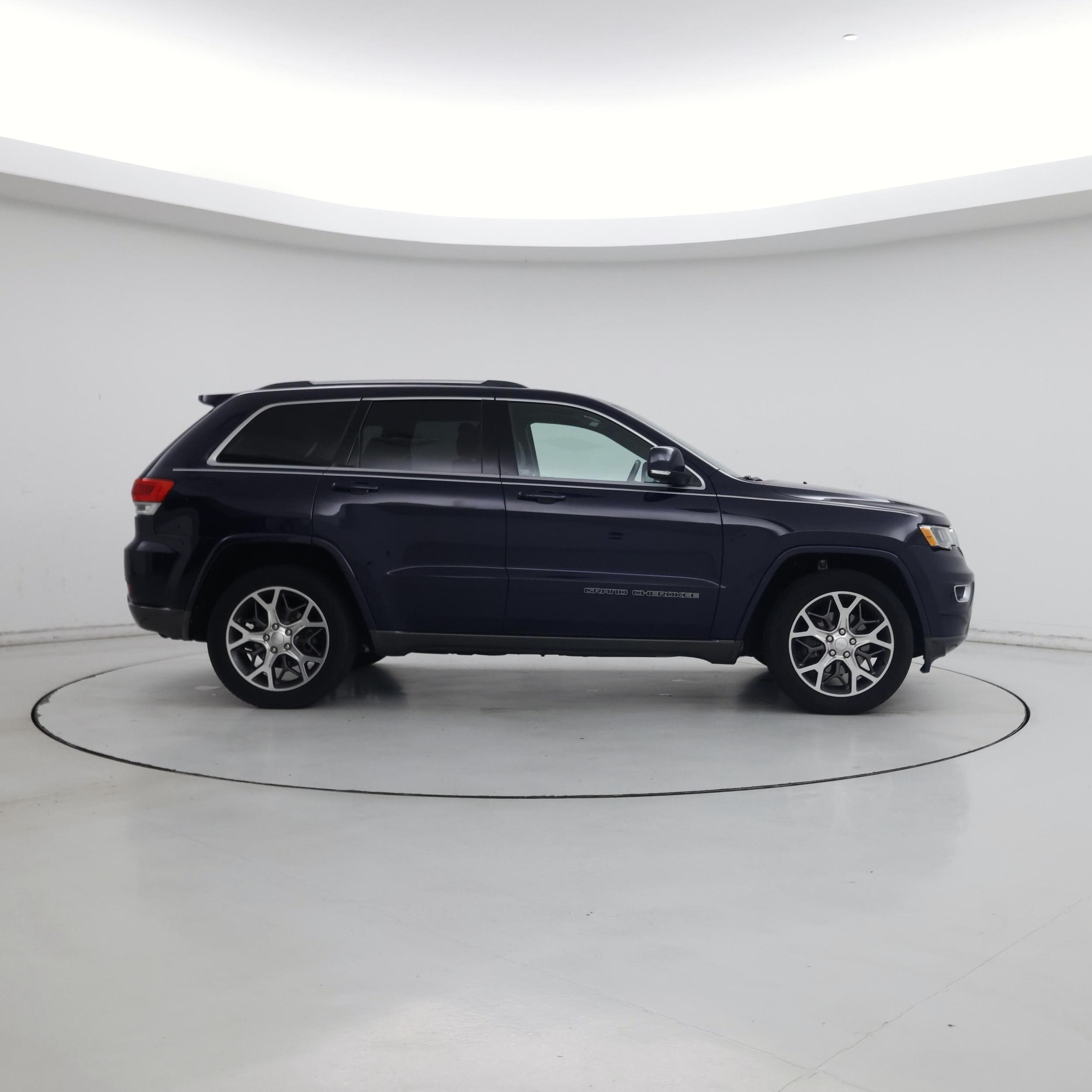 Thumbnail: 2018 Jeep Grand Cherokee - 7