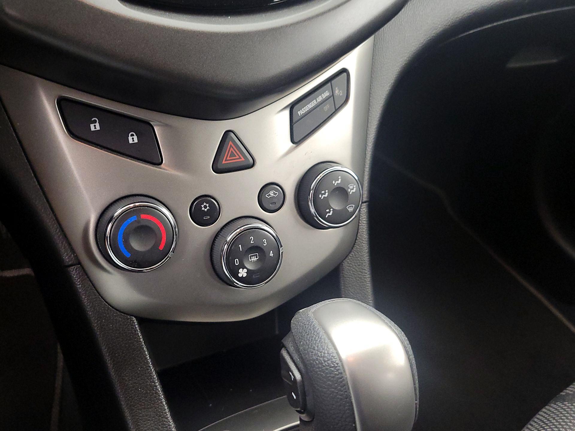 Thumbnail: 2014 Chevrolet Sonic - 15