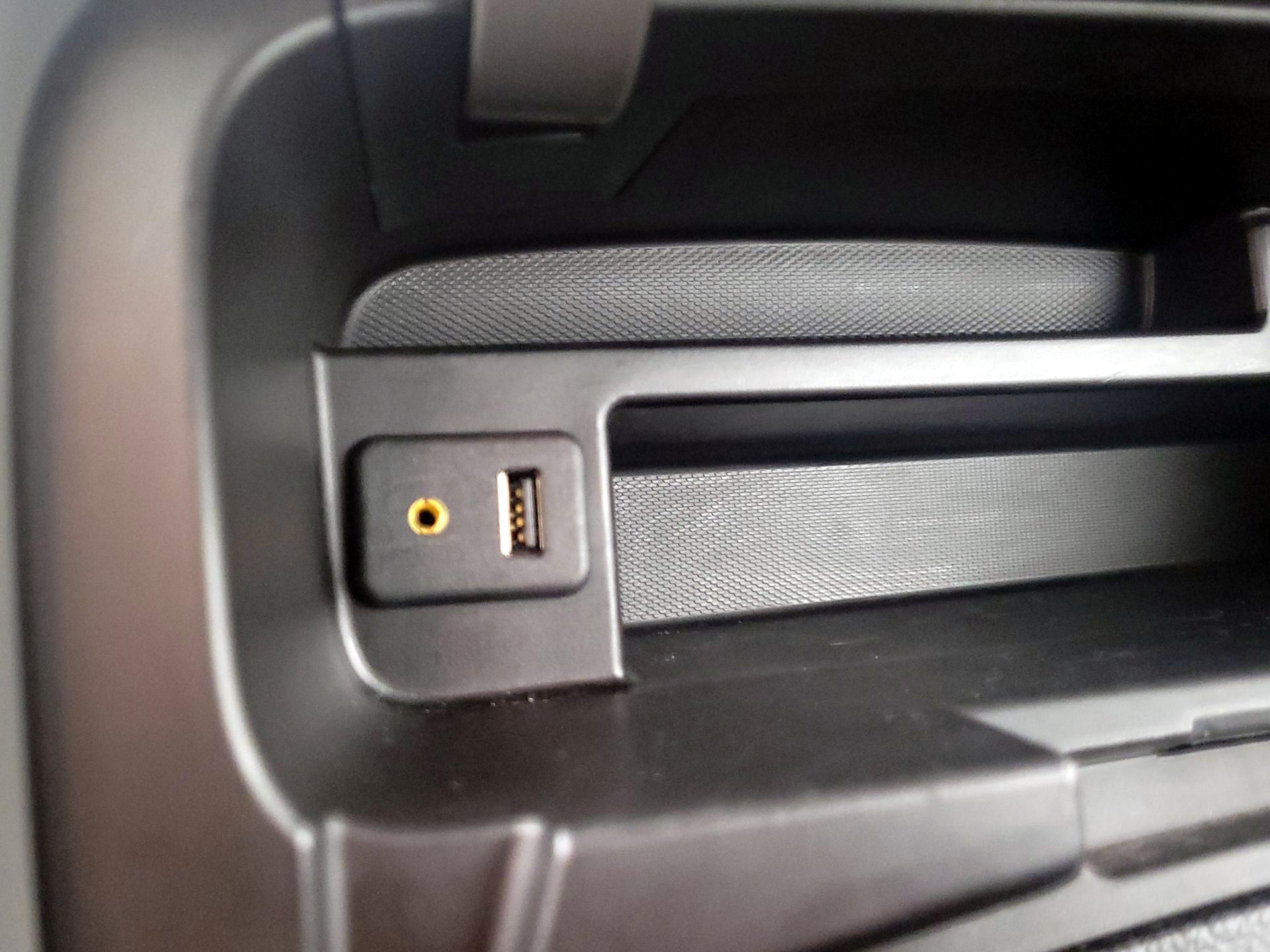 Thumbnail: 2014 Chevrolet Sonic - 17
