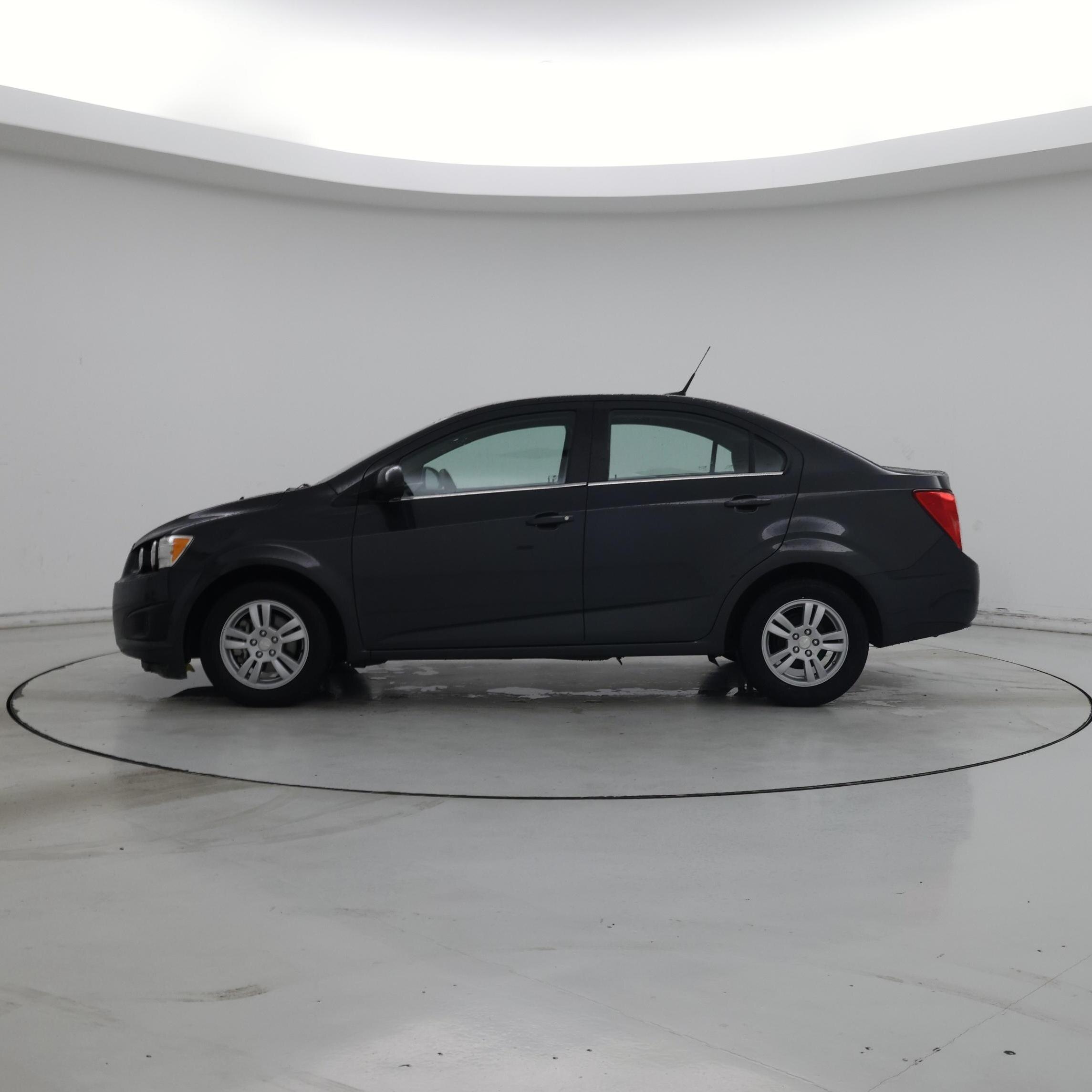 Thumbnail: 2014 Chevrolet Sonic - 3