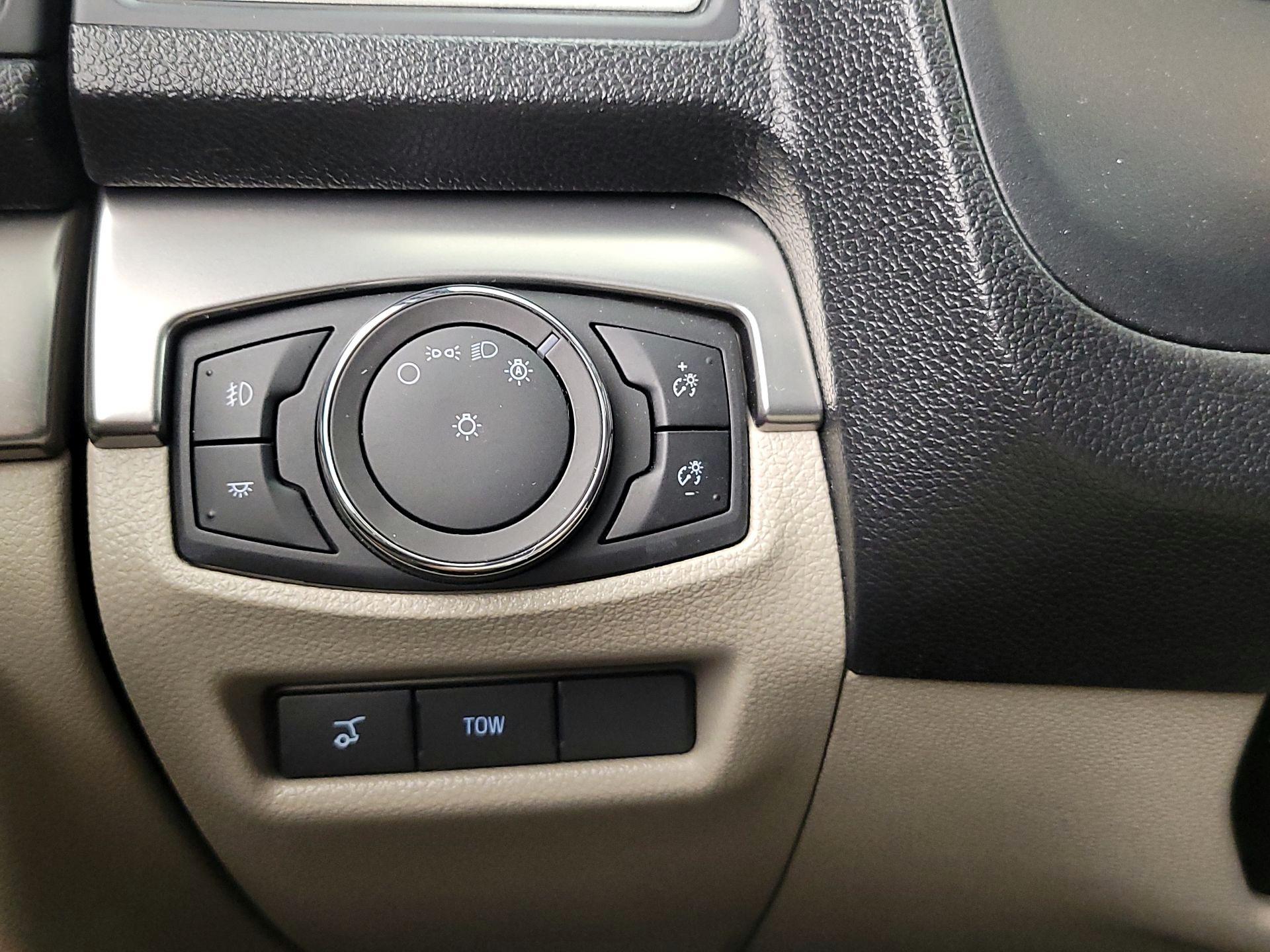 Thumbnail: 2018 Ford Explorer - 13