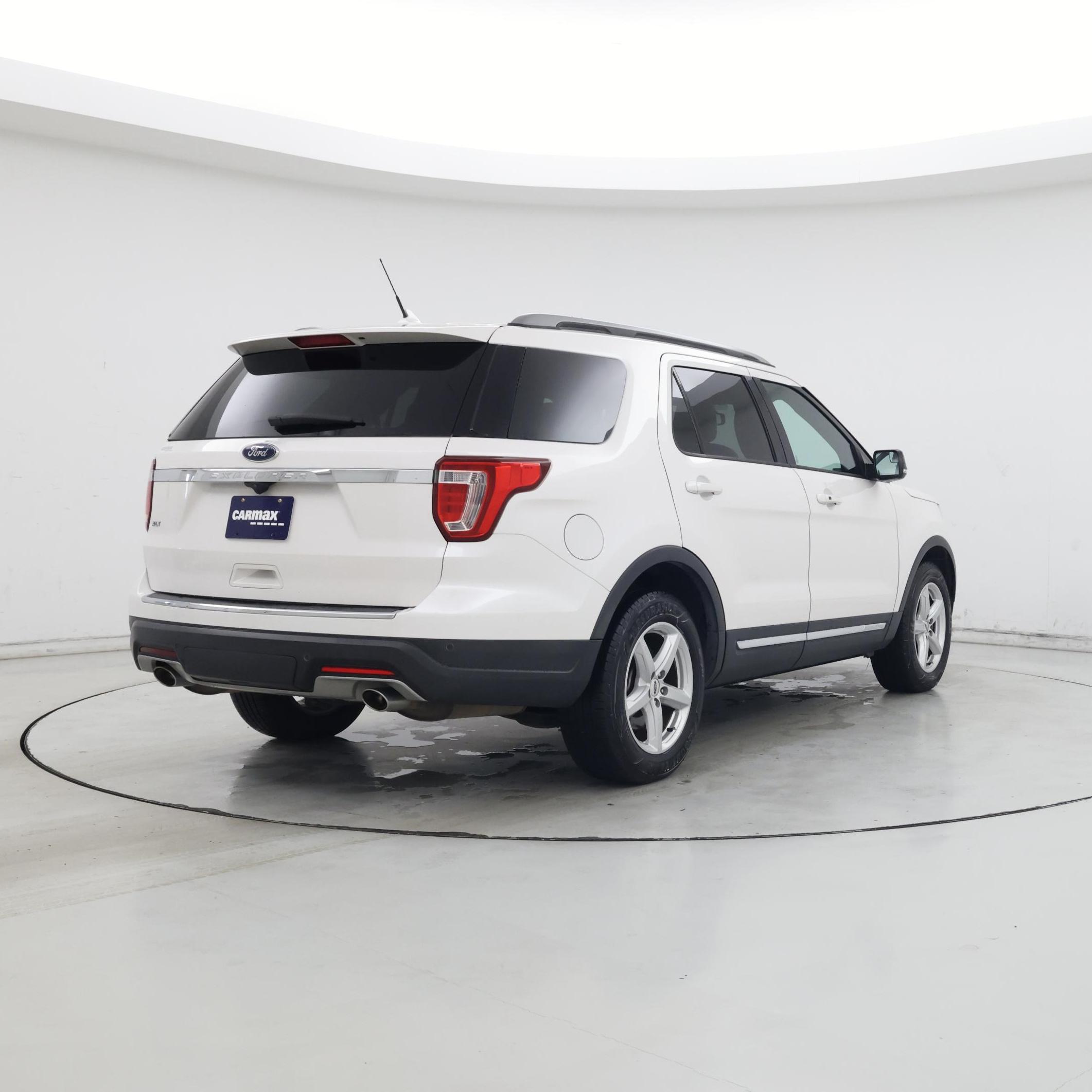 Thumbnail: 2018 Ford Explorer - 8