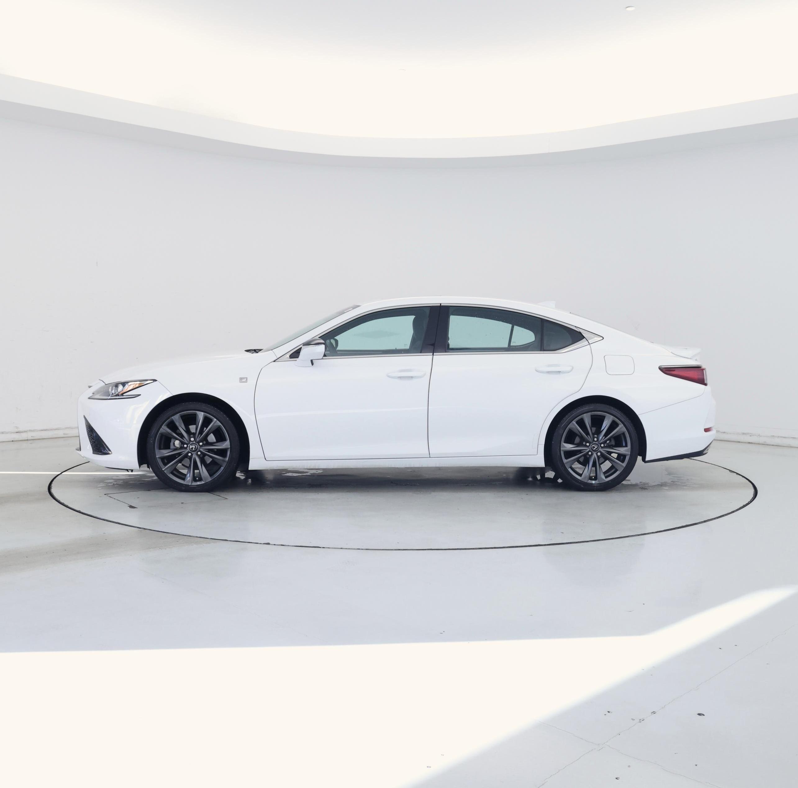 Thumbnail: 2021 Lexus ES - 3