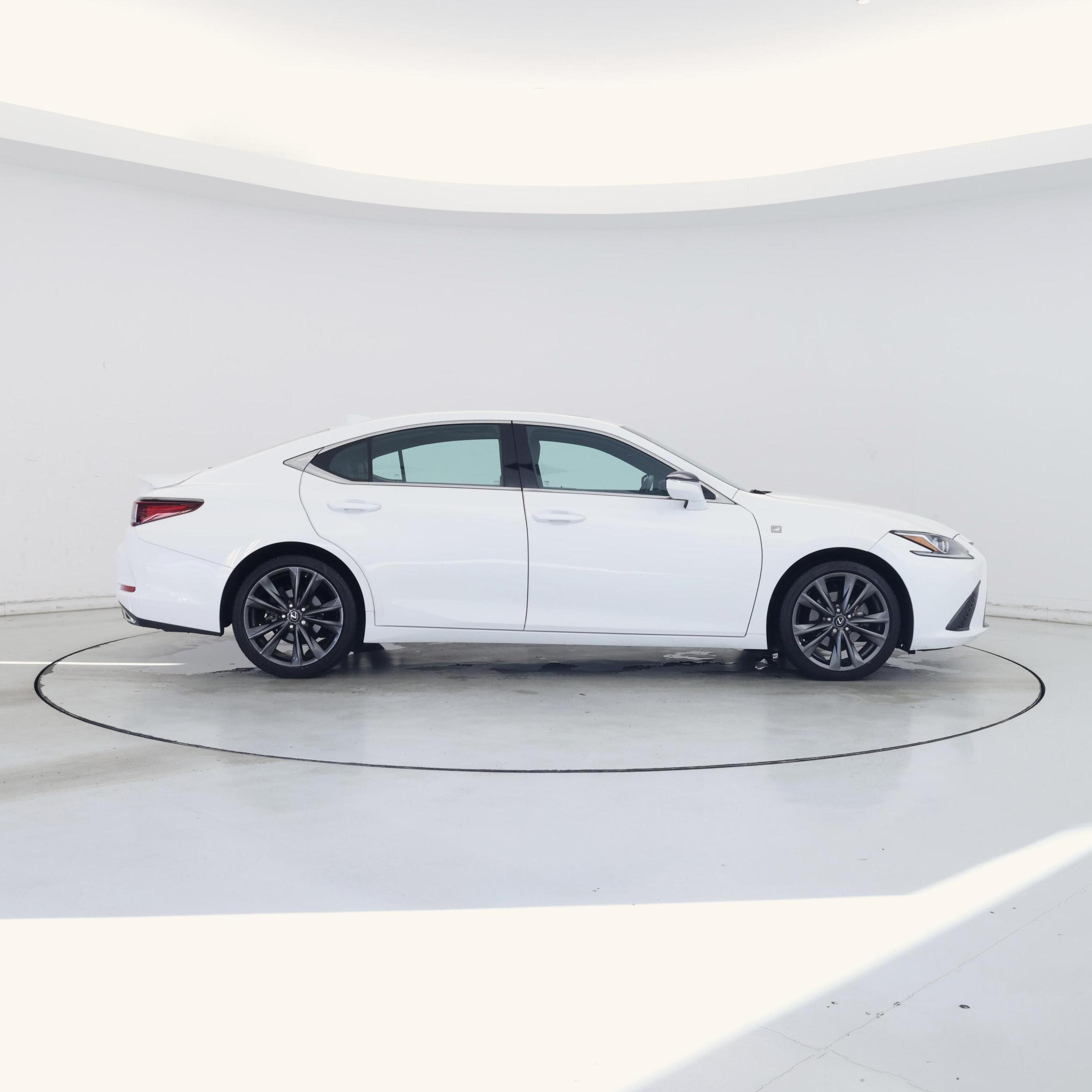 Thumbnail: 2021 Lexus ES - 7