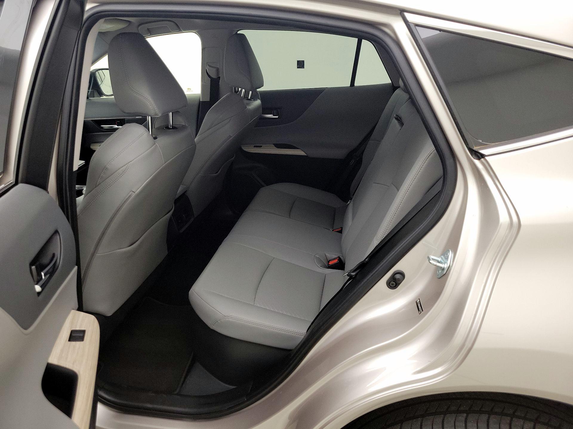 Thumbnail: 2021 Toyota Venza - 19