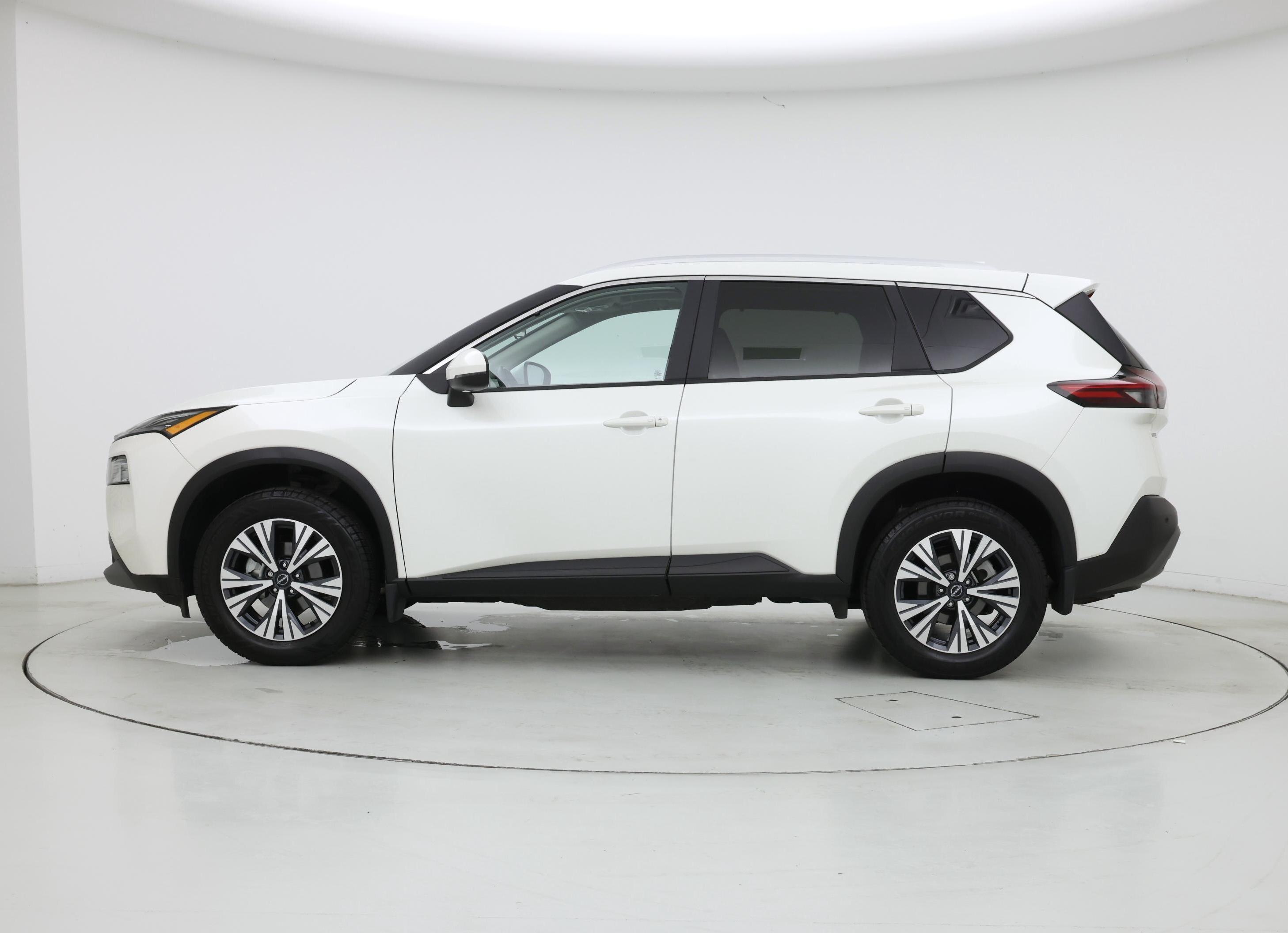 Thumbnail: 2022 Nissan Rogue - 3