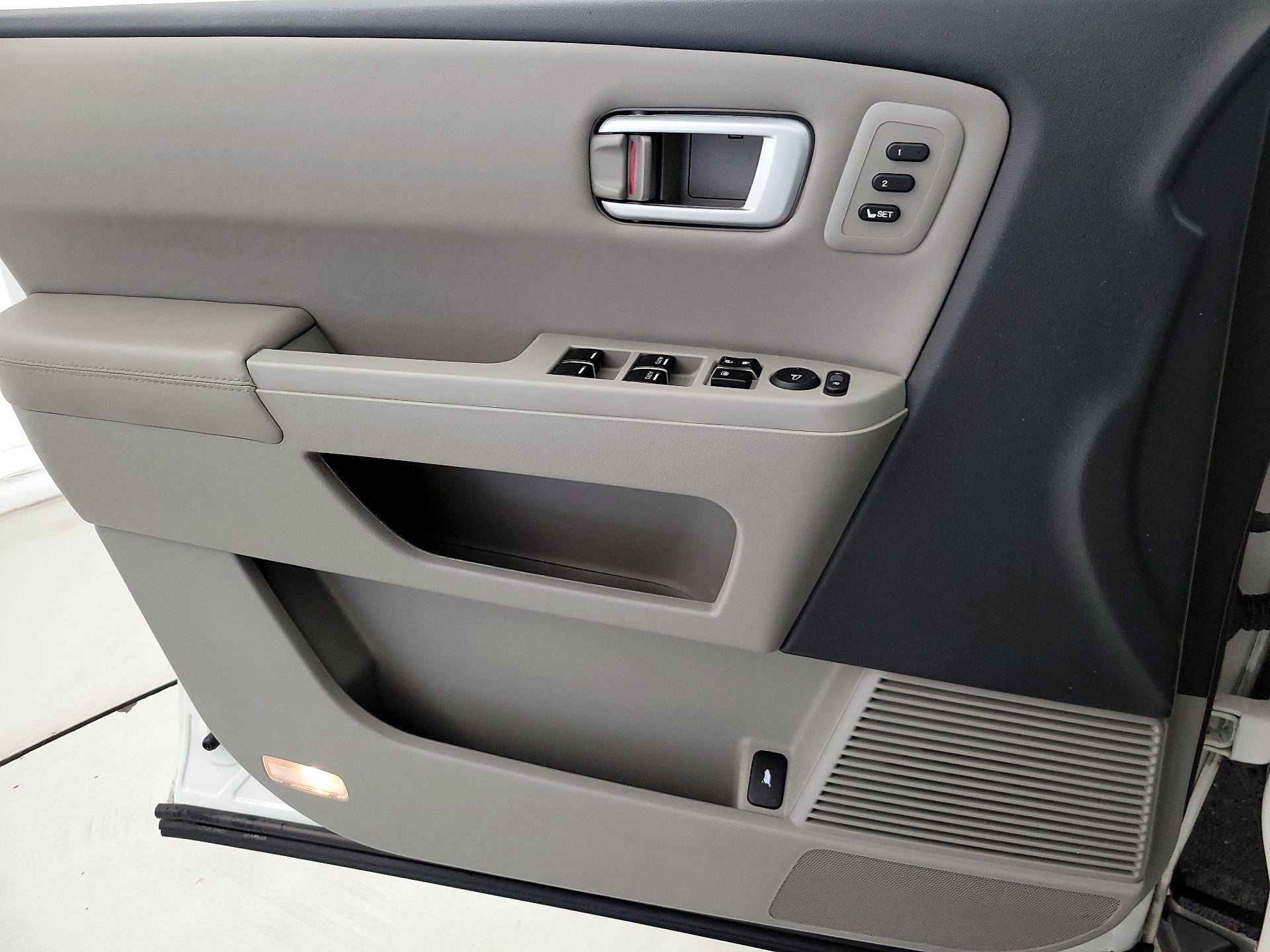 Thumbnail: 2014 Honda Pilot - 12