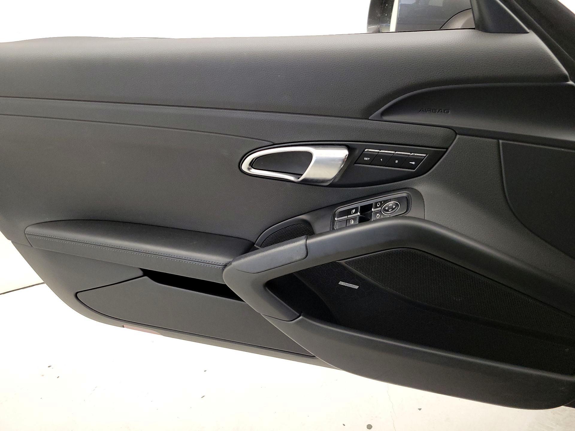 Thumbnail: 2015 Porsche Cayman - 12