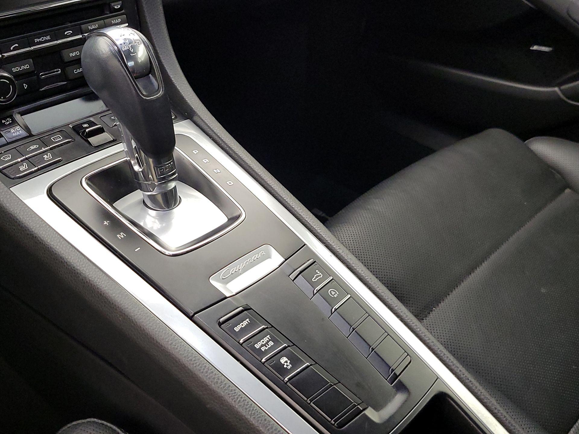 Thumbnail: 2015 Porsche Cayman - 17