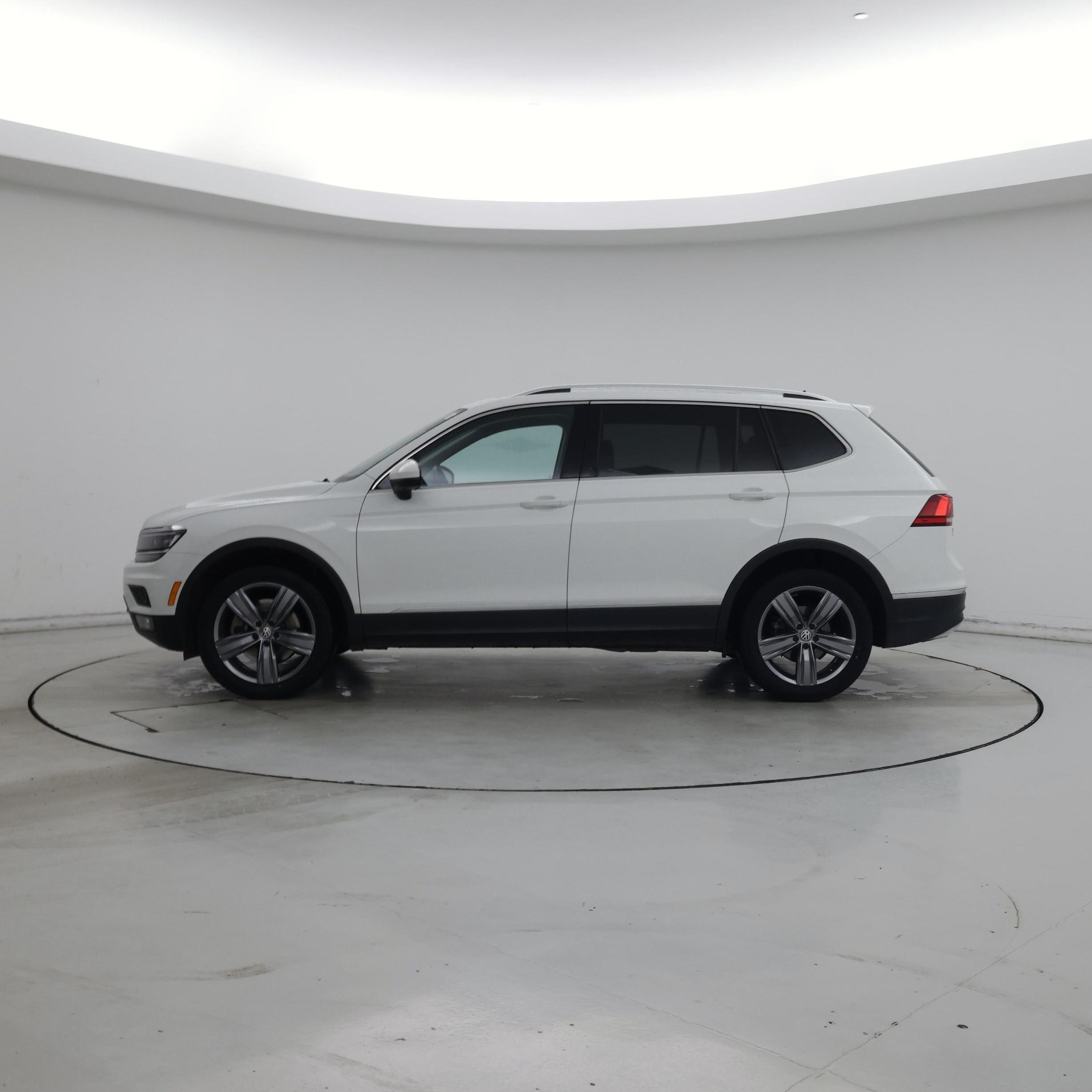 Thumbnail: 2018 Volkswagen Tiguan - 3