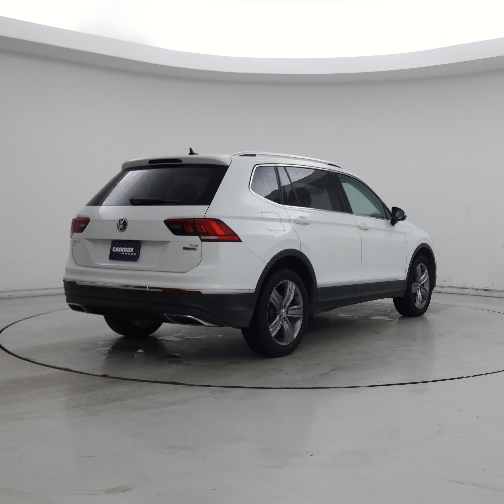 Thumbnail: 2018 Volkswagen Tiguan - 8