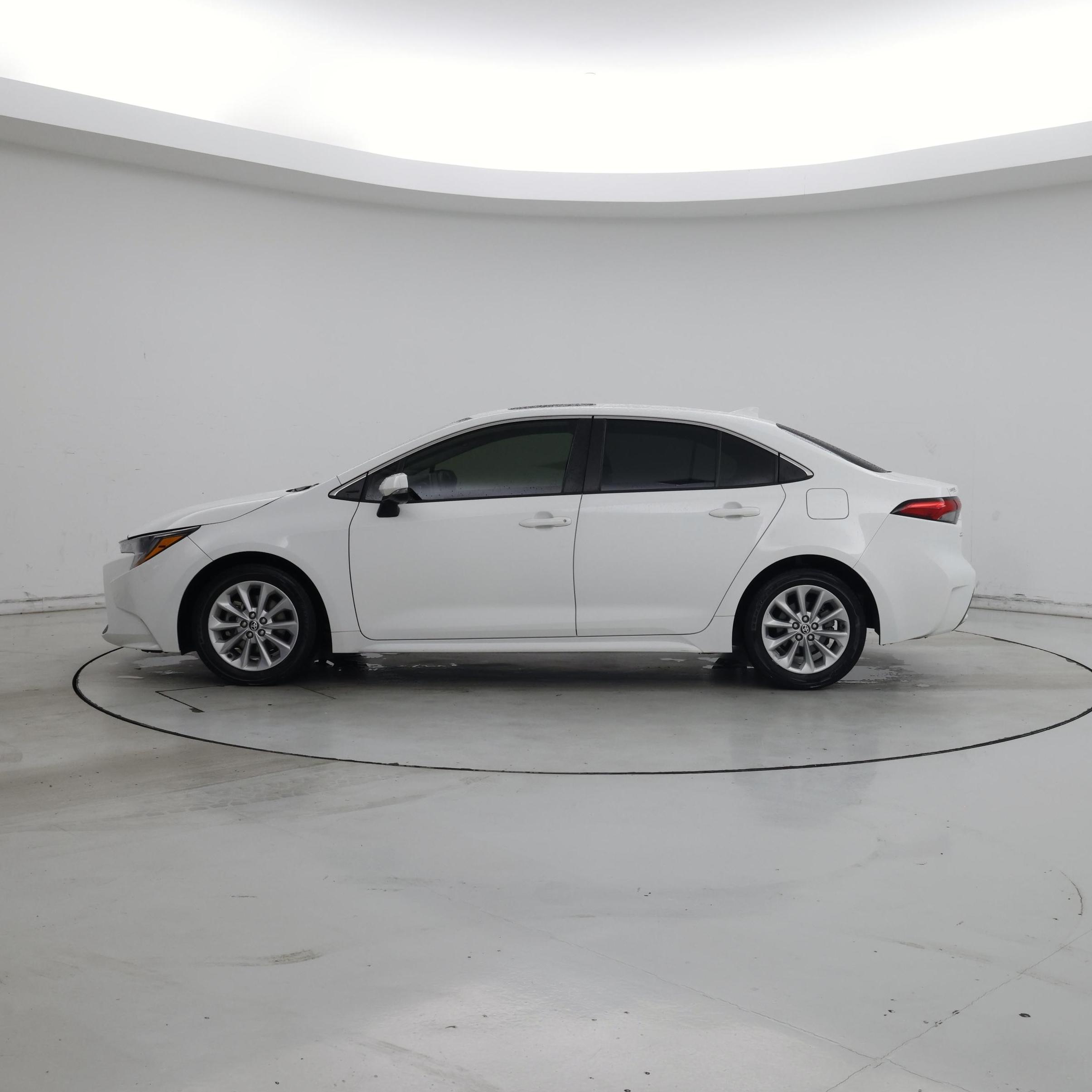 Thumbnail: 2022 Toyota Corolla - 3