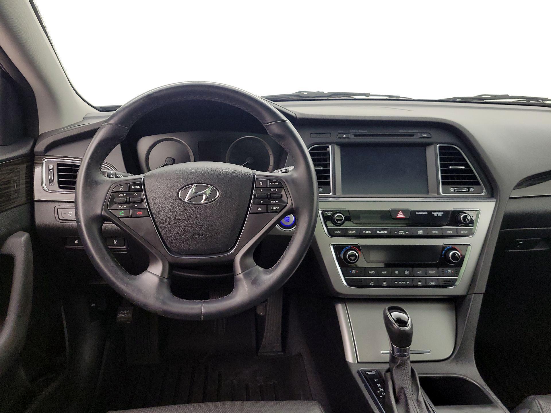 Thumbnail: 2016 Hyundai Sonata - 10