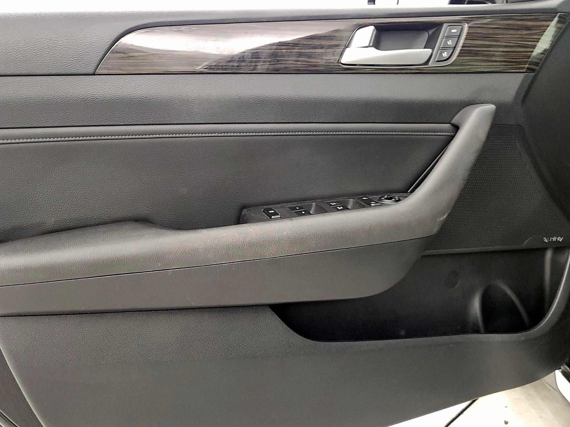 Thumbnail: 2016 Hyundai Sonata - 12