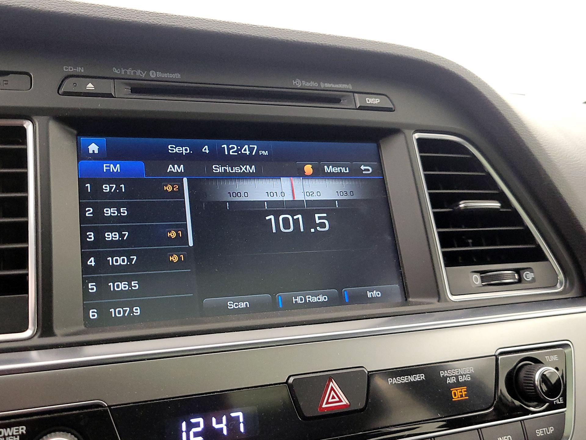 Thumbnail: 2016 Hyundai Sonata - 16