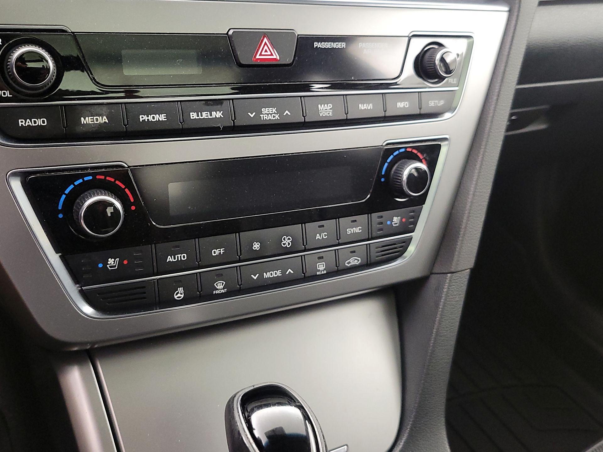 Thumbnail: 2016 Hyundai Sonata - 17