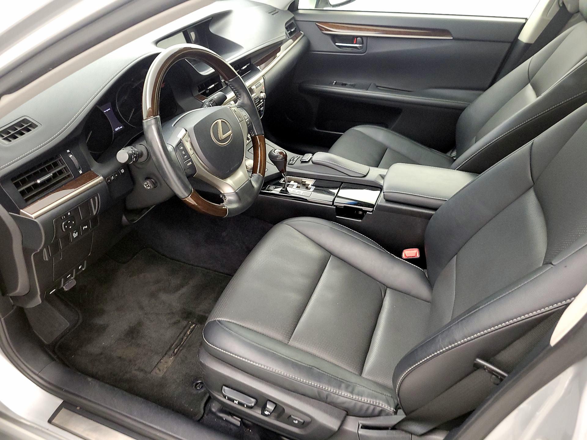 Thumbnail: 2014 Lexus ES - 11