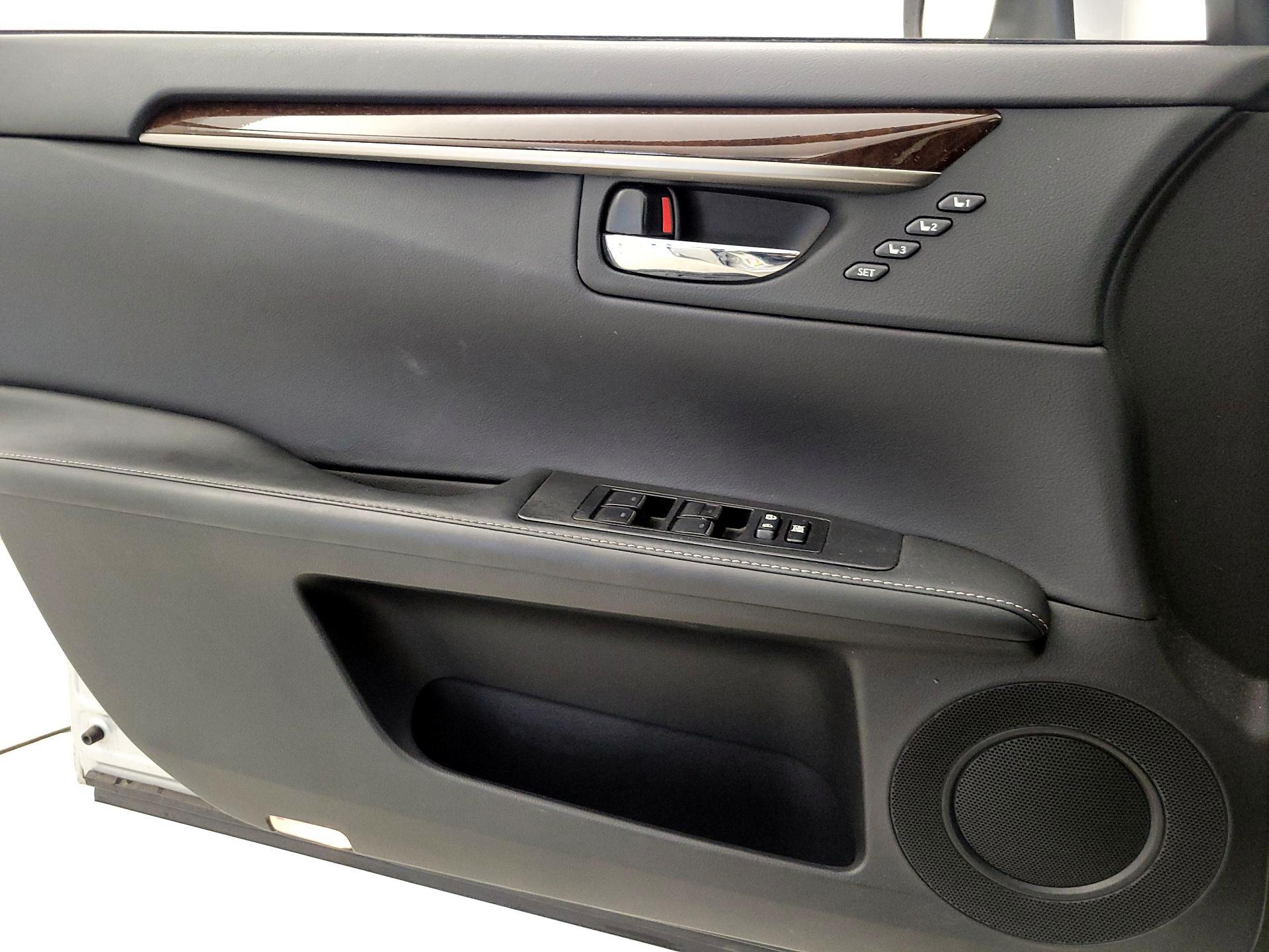 Thumbnail: 2014 Lexus ES - 12