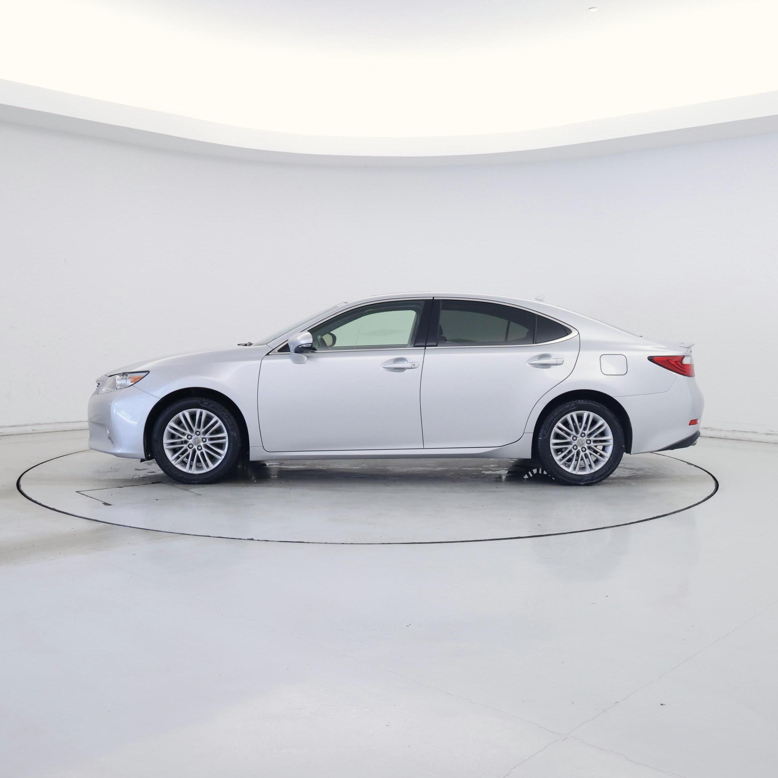 Thumbnail: 2014 Lexus ES - 3