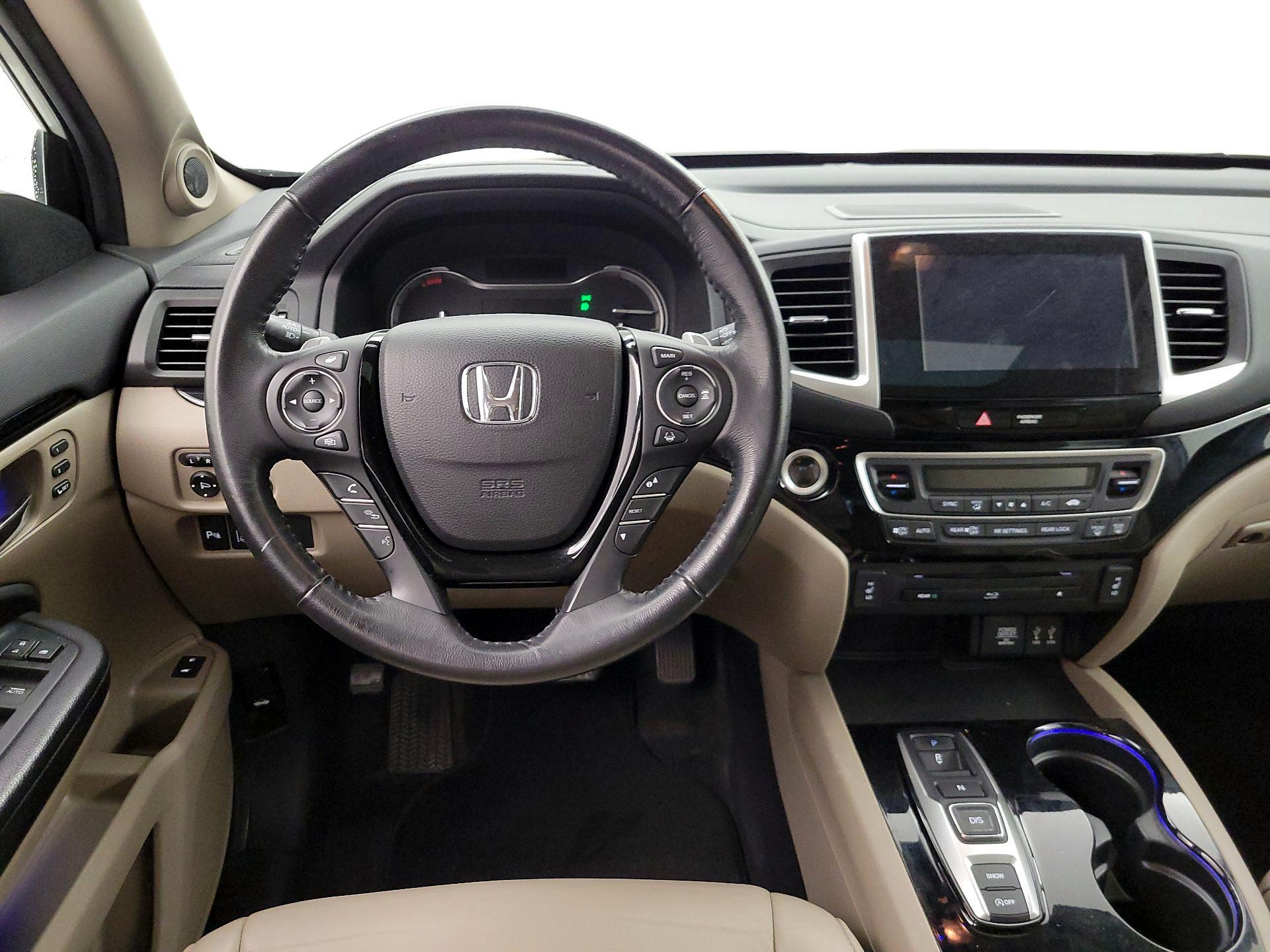 Thumbnail: 2016 Honda Pilot - 10