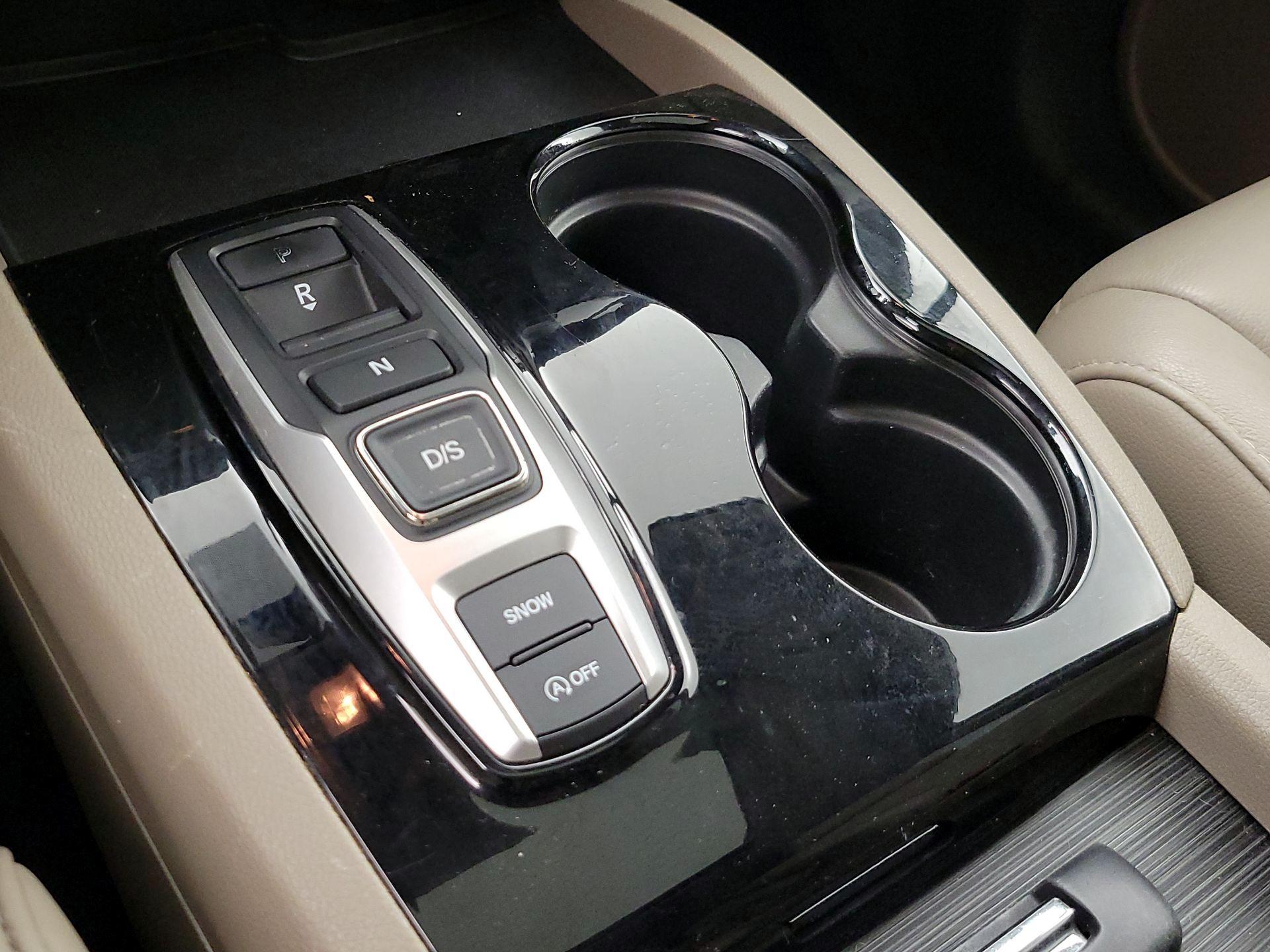 Thumbnail: 2016 Honda Pilot - 18