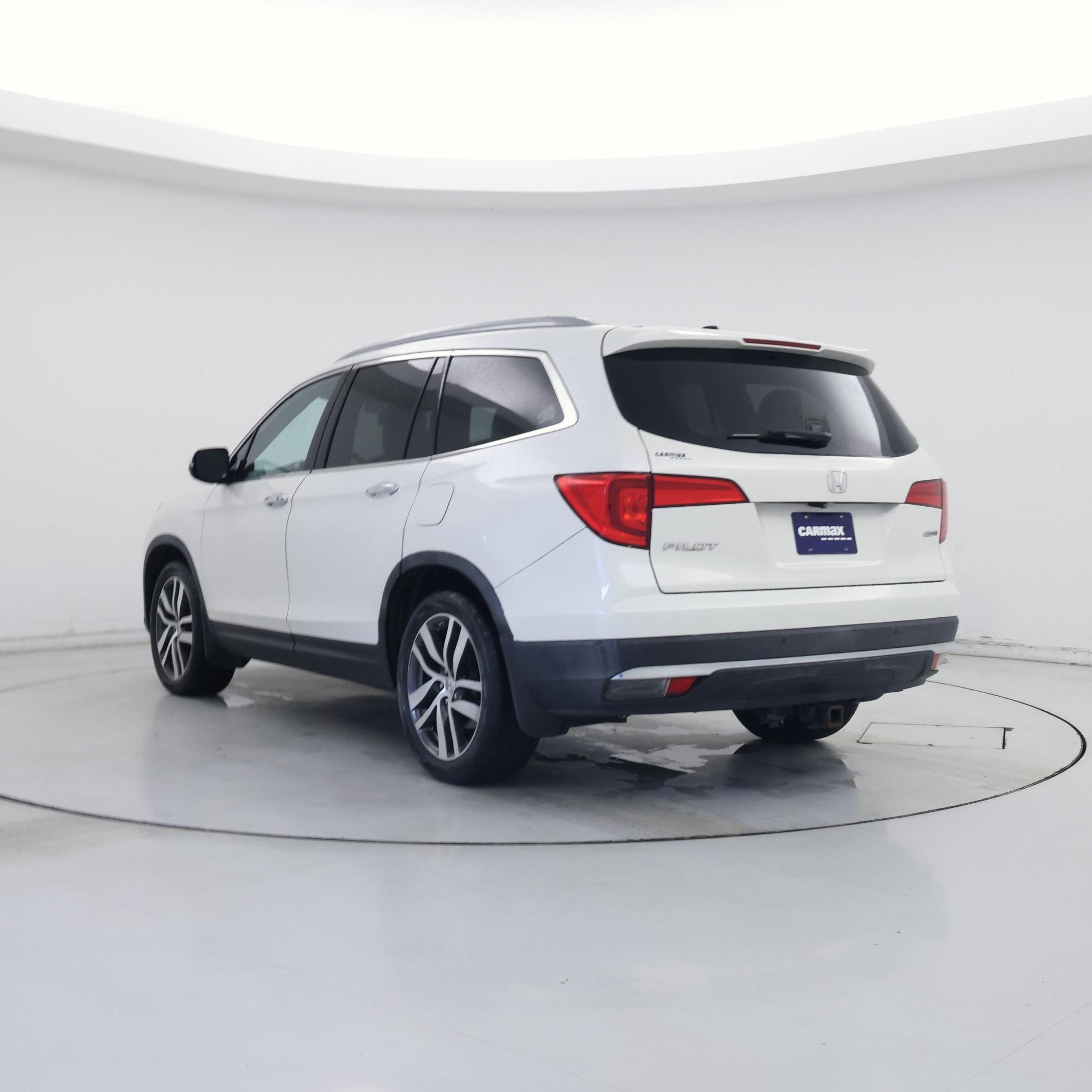 Thumbnail: 2016 Honda Pilot - 2