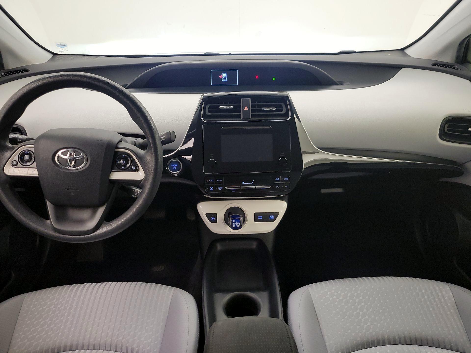 Thumbnail: 2016 Toyota Prius - 9