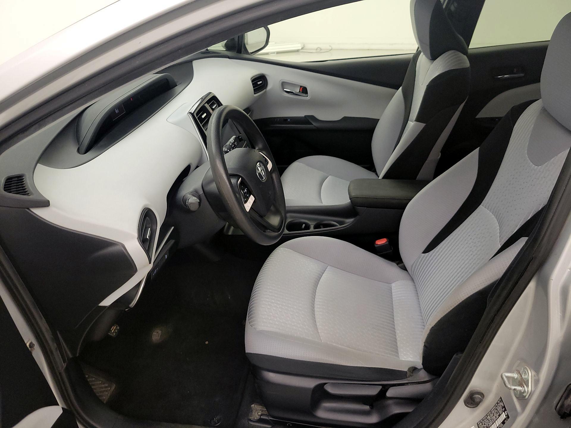 Thumbnail: 2016 Toyota Prius - 11