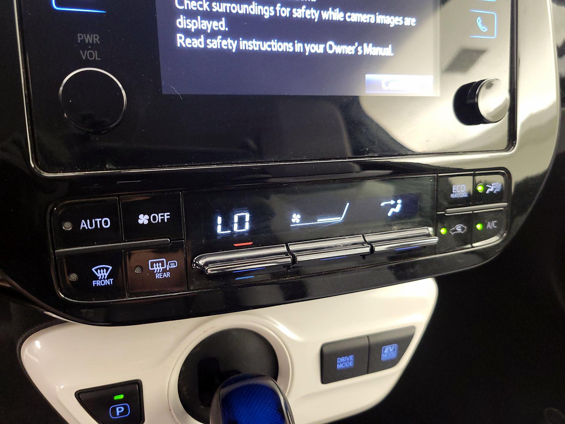 Thumbnail: 2016 Toyota Prius - 16
