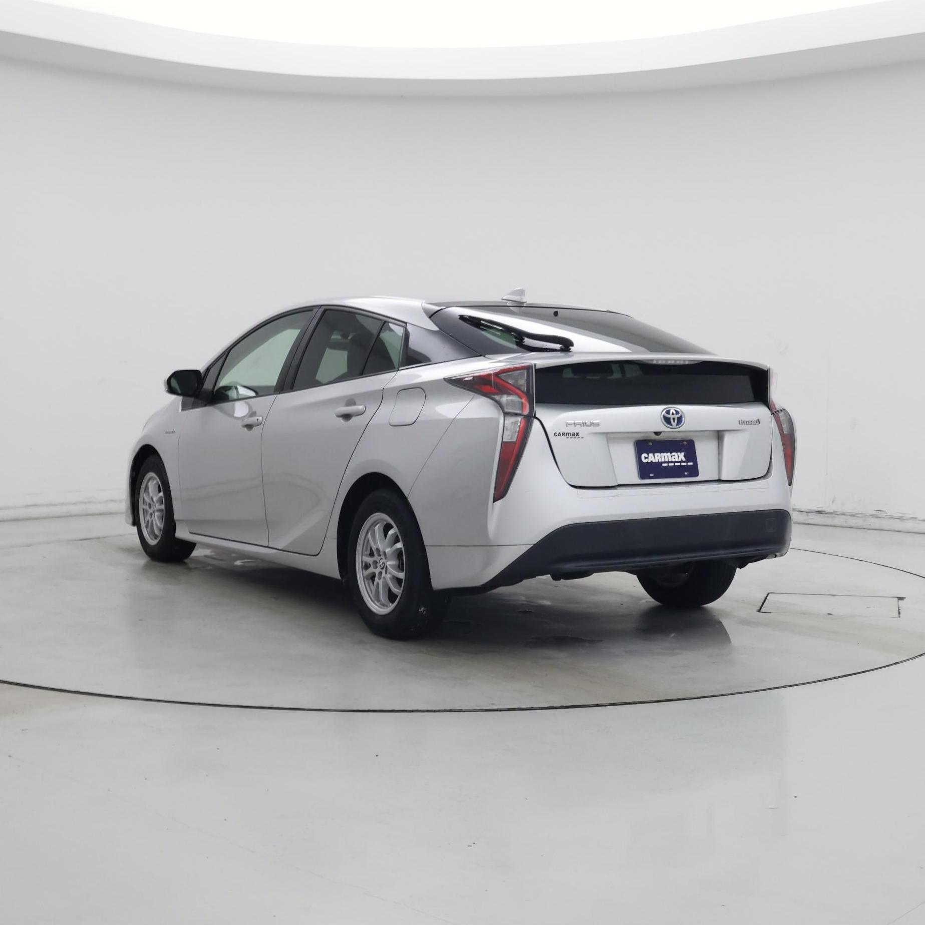 Thumbnail: 2016 Toyota Prius - 2