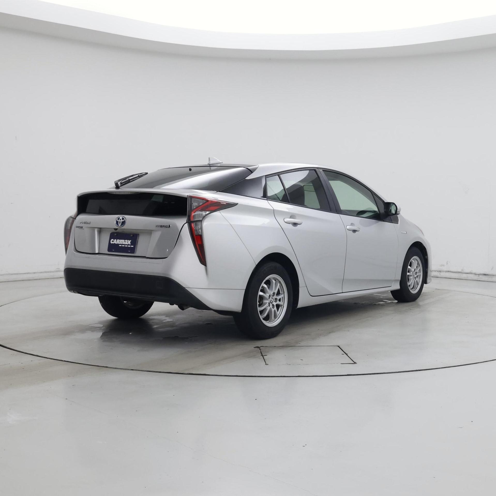 Thumbnail: 2016 Toyota Prius - 8