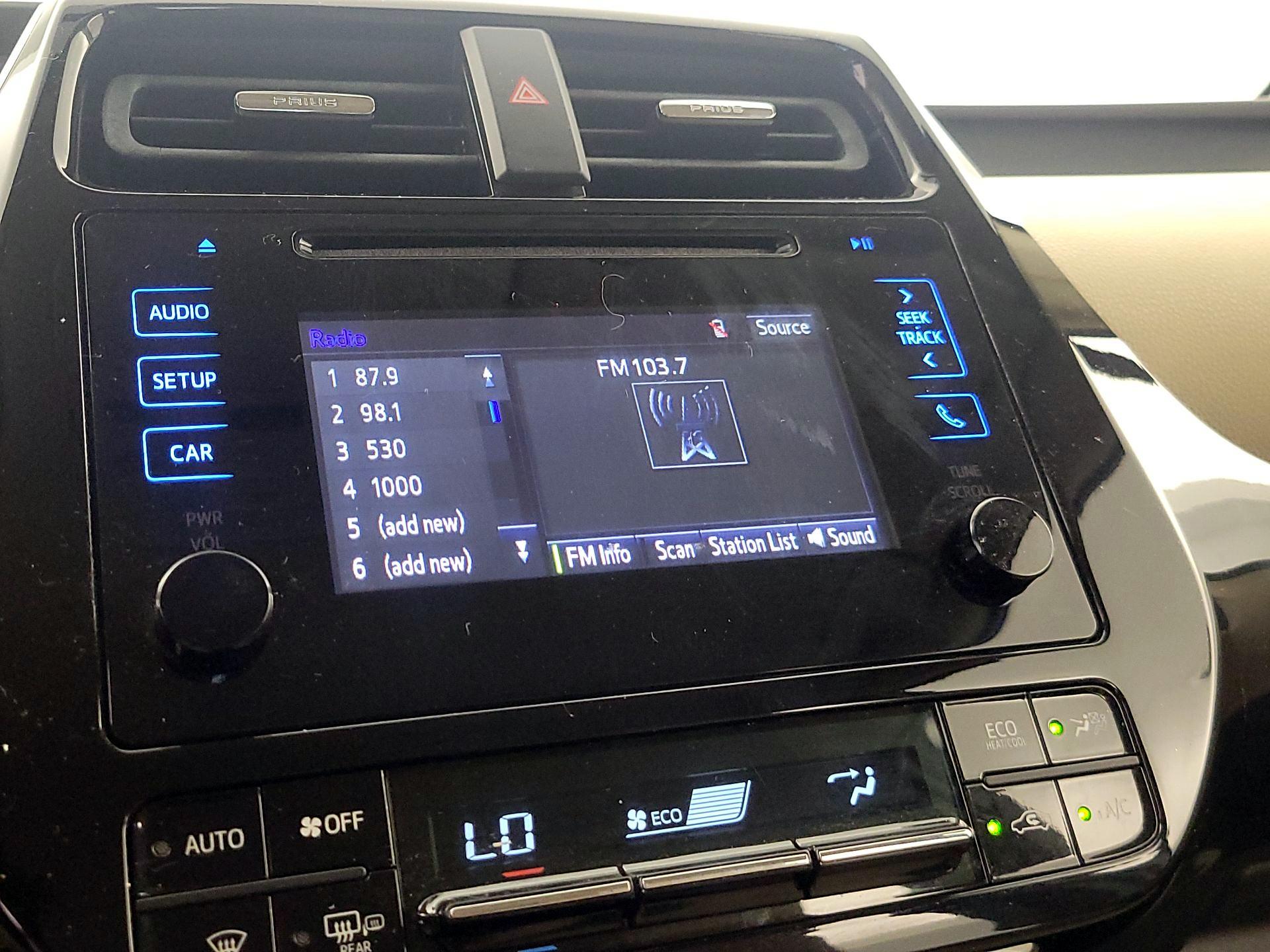 Thumbnail: 2016 Toyota Prius - 15