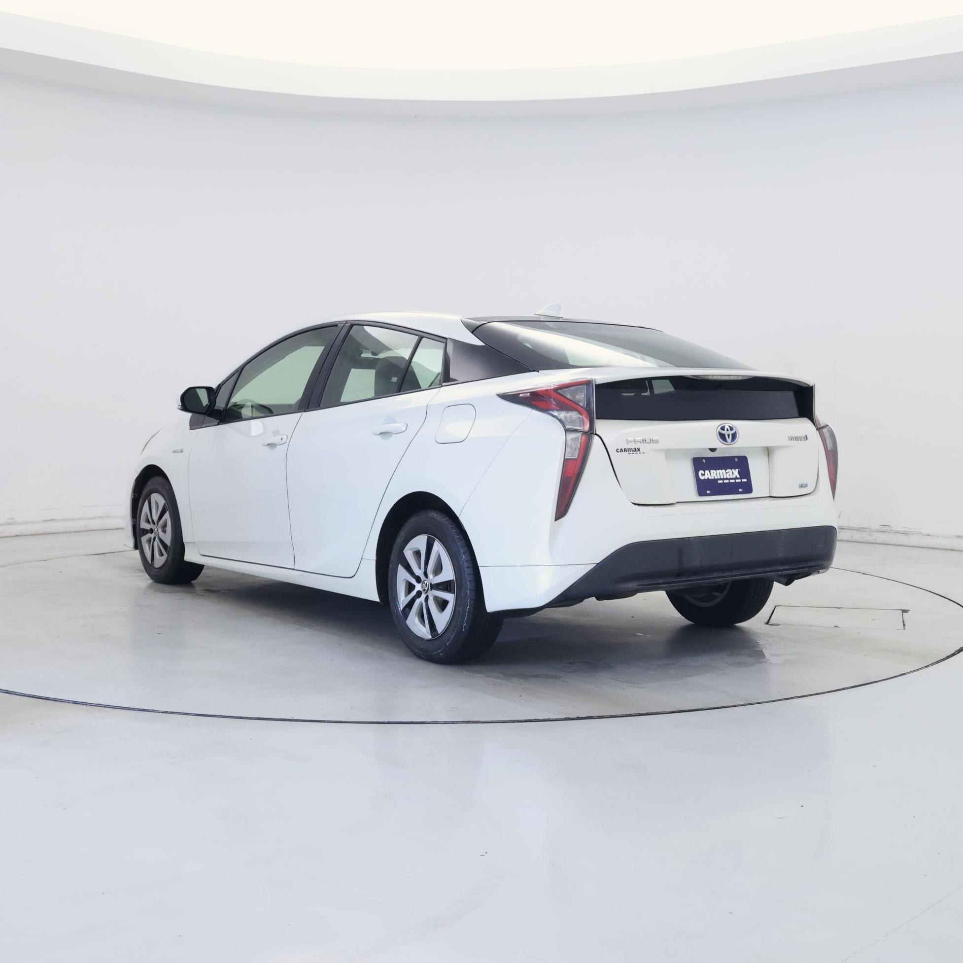 Thumbnail: 2016 Toyota Prius - 2