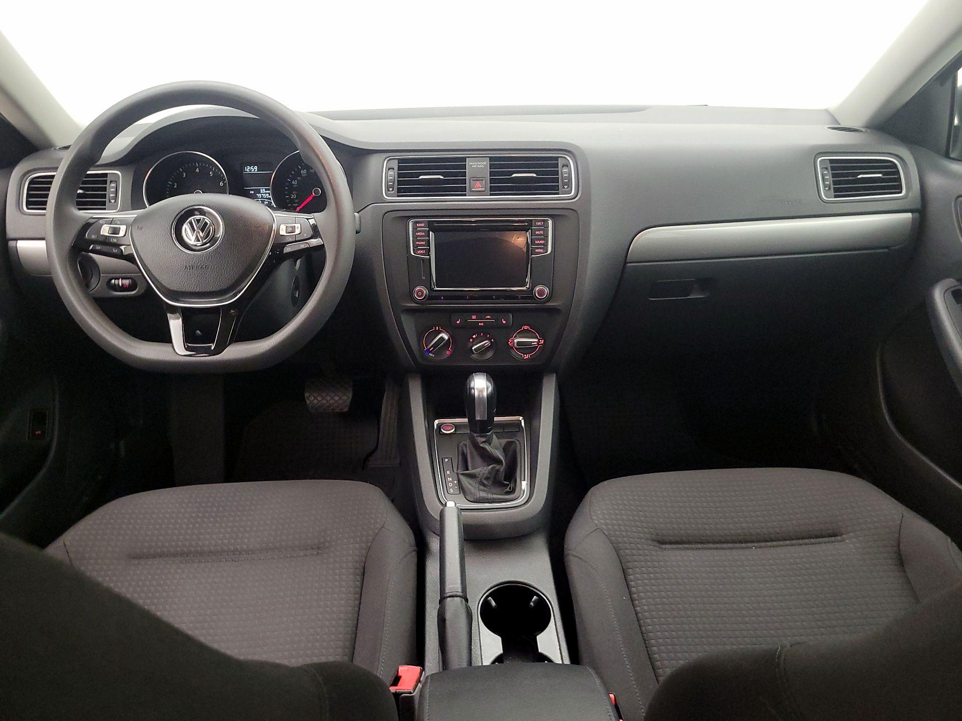 Thumbnail: 2016 Volkswagen Jetta - 9