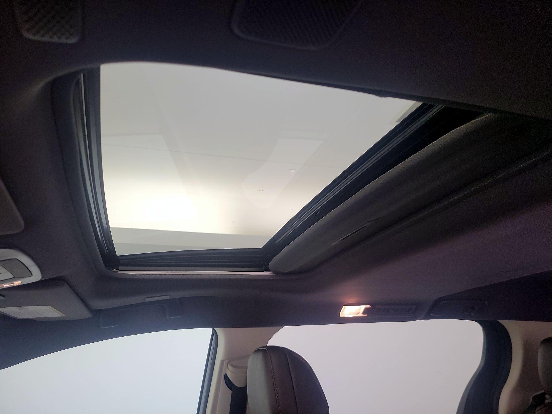 Thumbnail: 2022 Toyota Sienna - 20