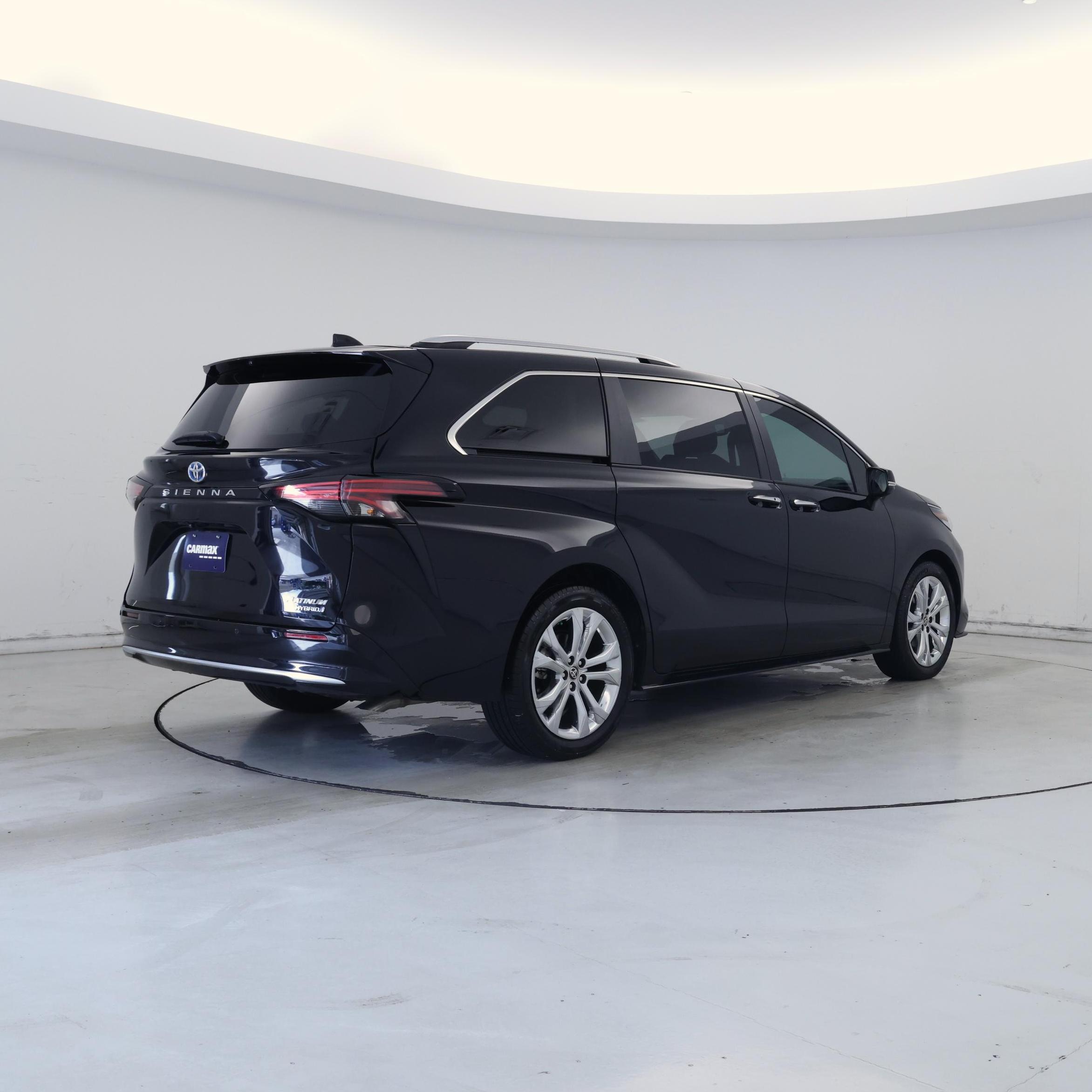 Thumbnail: 2022 Toyota Sienna - 8