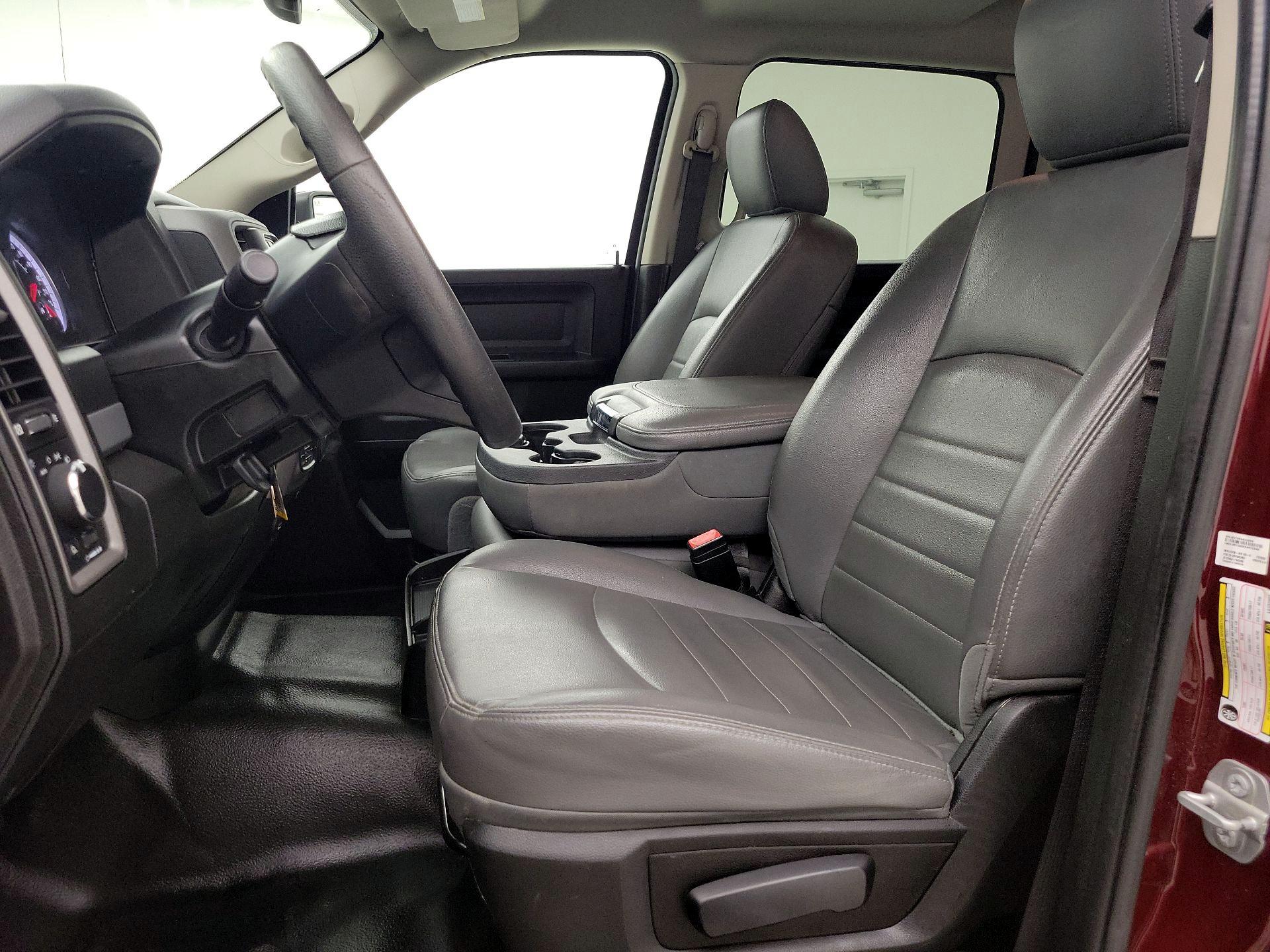 Thumbnail: 2020 RAM 1500 Classic - 11