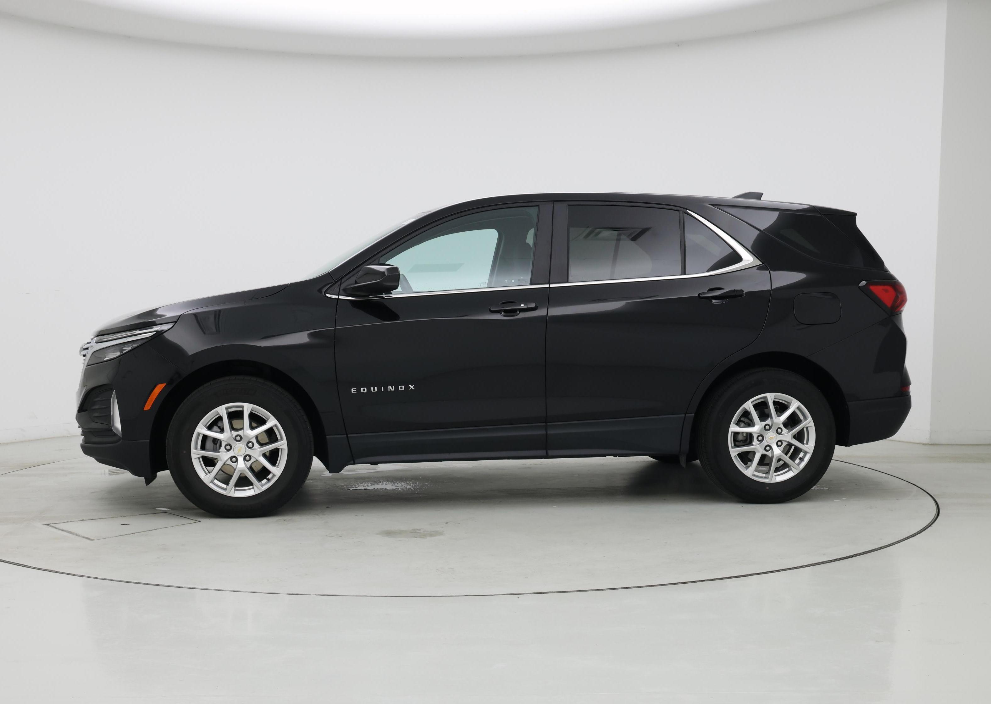 Thumbnail: 2022 Chevrolet Equinox - 3
