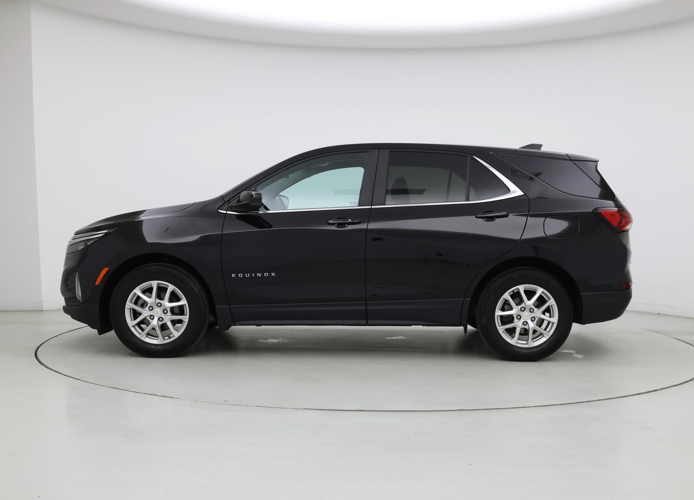 Thumbnail: 2022 Chevrolet Equinox - 3