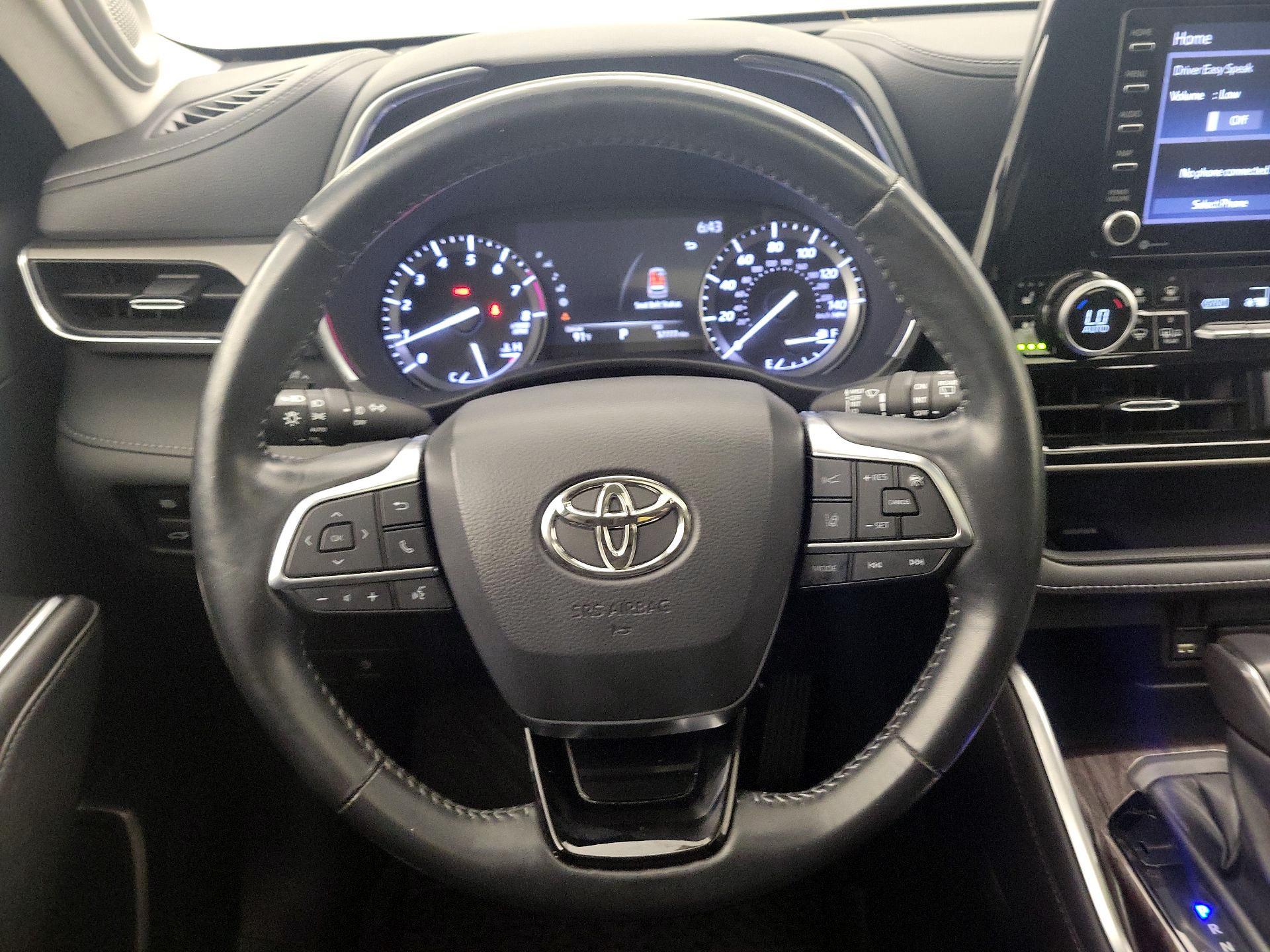 Thumbnail: 2021 Toyota Highlander - 10